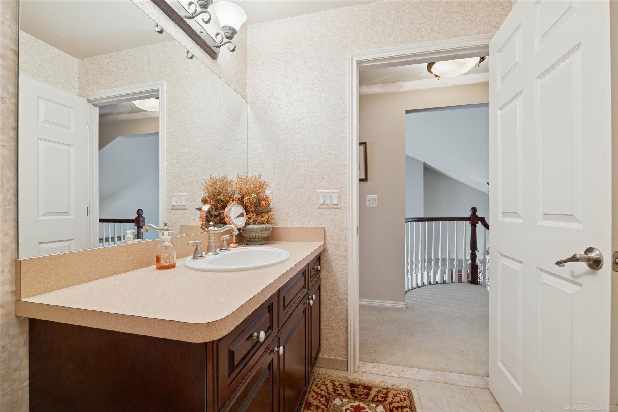 Oakland Twp, Michigan, 48306, United States, 2 Bedrooms Bedrooms, ,4 BathroomsBathrooms,Residential,For Sale,1984320