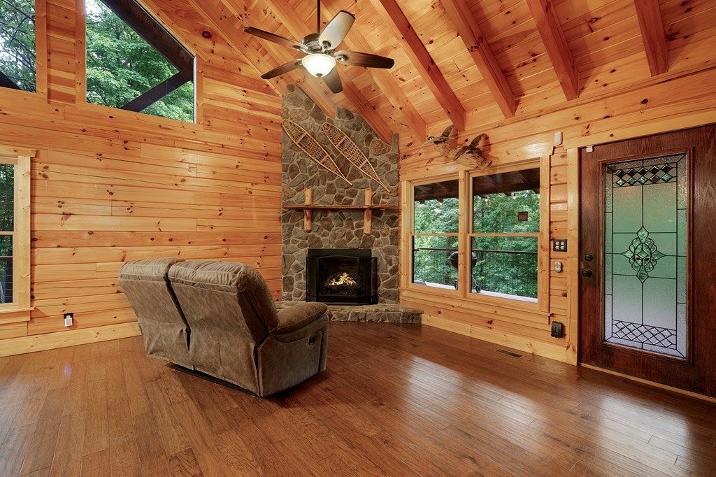 Ellijay, Georgia, 30540, United States, 3 Bedrooms Bedrooms, ,3 BathroomsBathrooms,Residential,For Sale,1837268