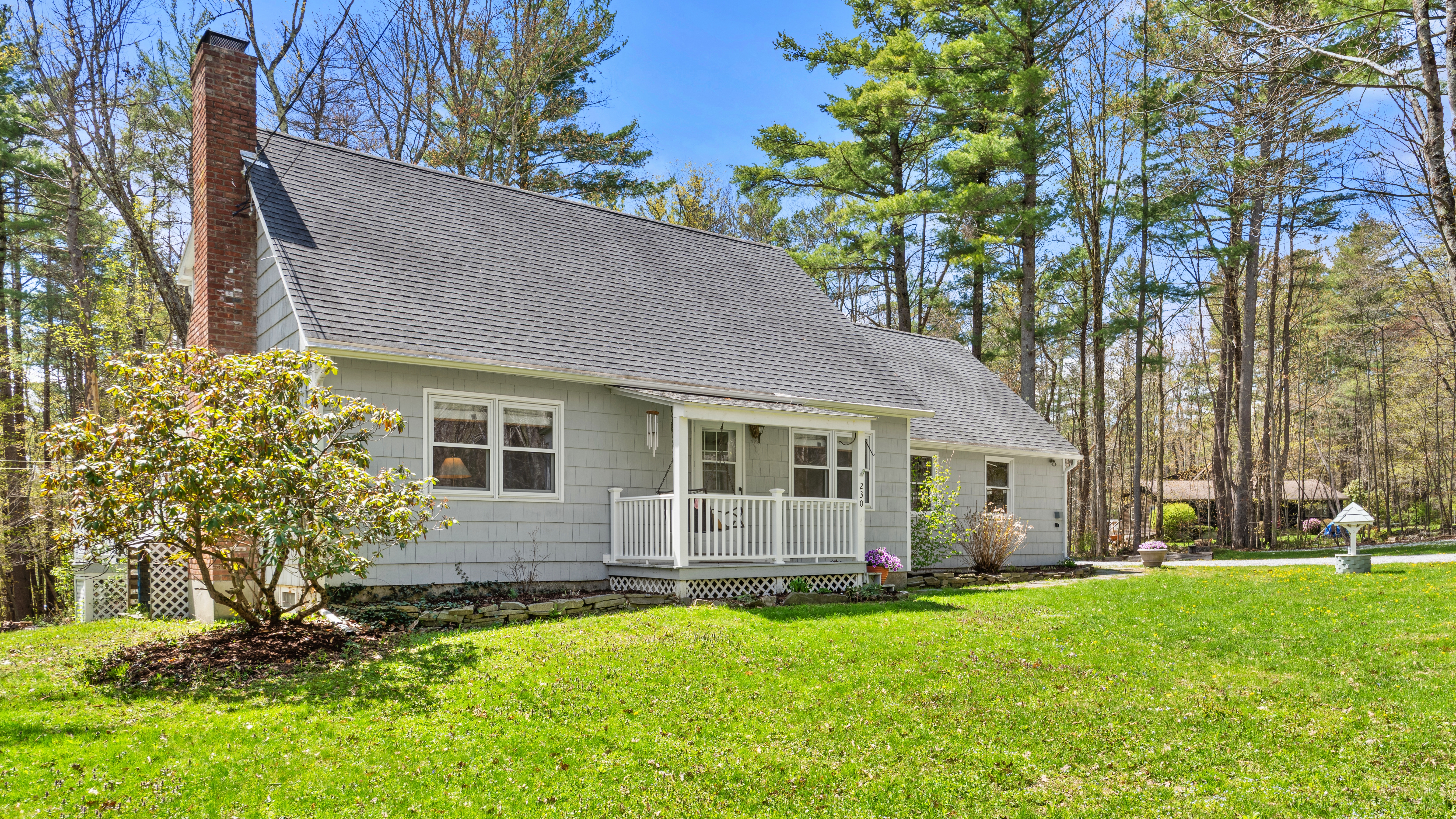  Idyllic Country Living: Sweet Cape on 2 Acres with Berkshire Proximity - 物件實景