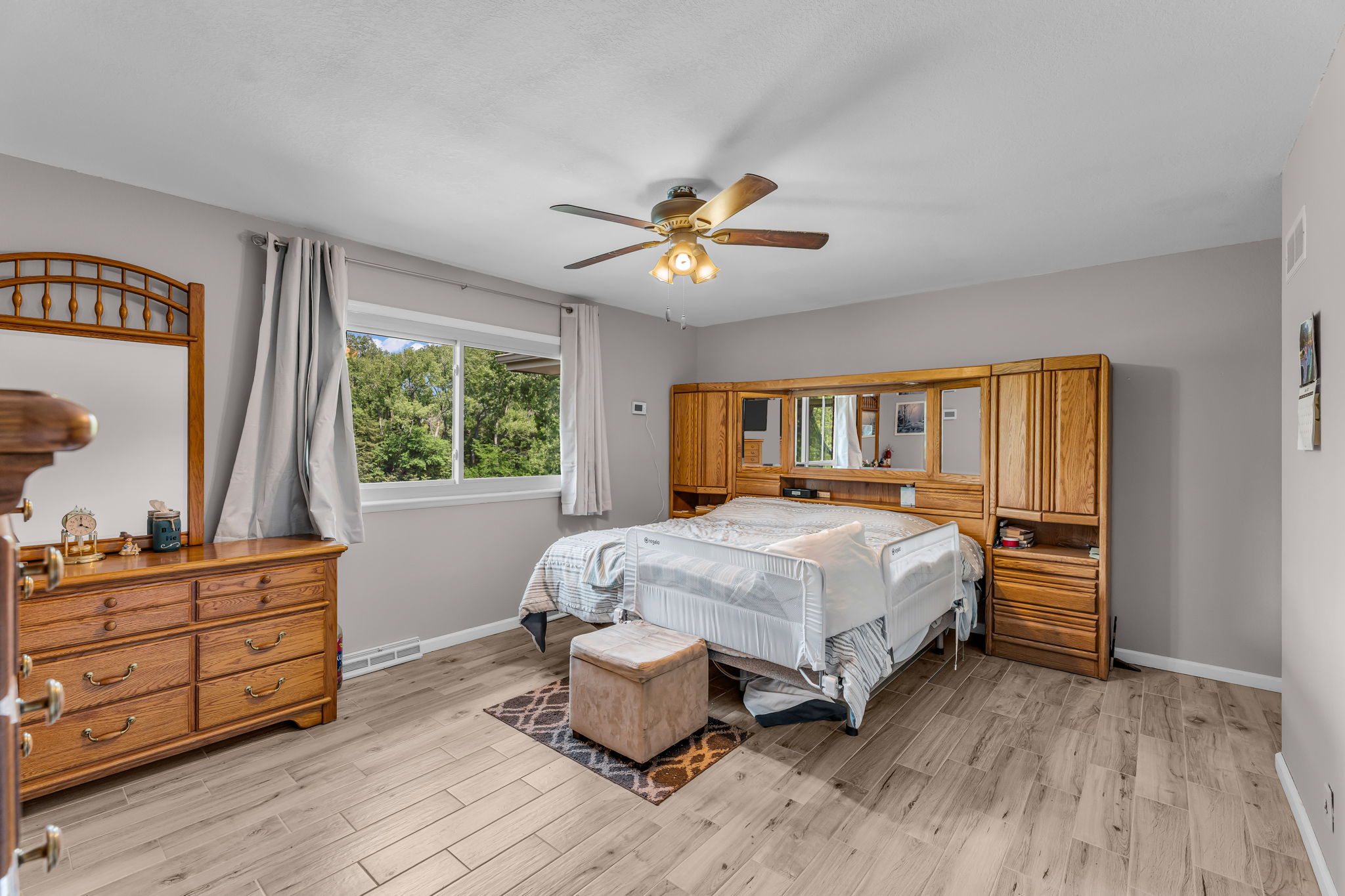 Topeka, Kansas, 66615, United States, 4 Bedrooms Bedrooms, ,8 BathroomsBathrooms,Residential,For Sale,1848877
