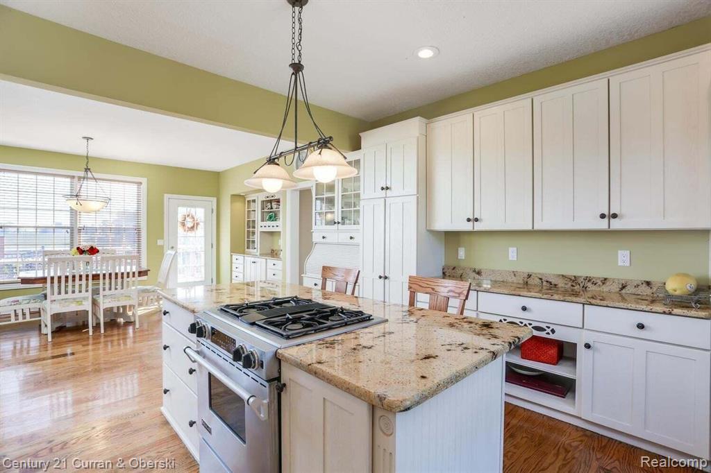 Jackson, Michigan, 49201, United States, 4 Bedrooms Bedrooms, ,3 BathroomsBathrooms,Residential,For Sale,1980498