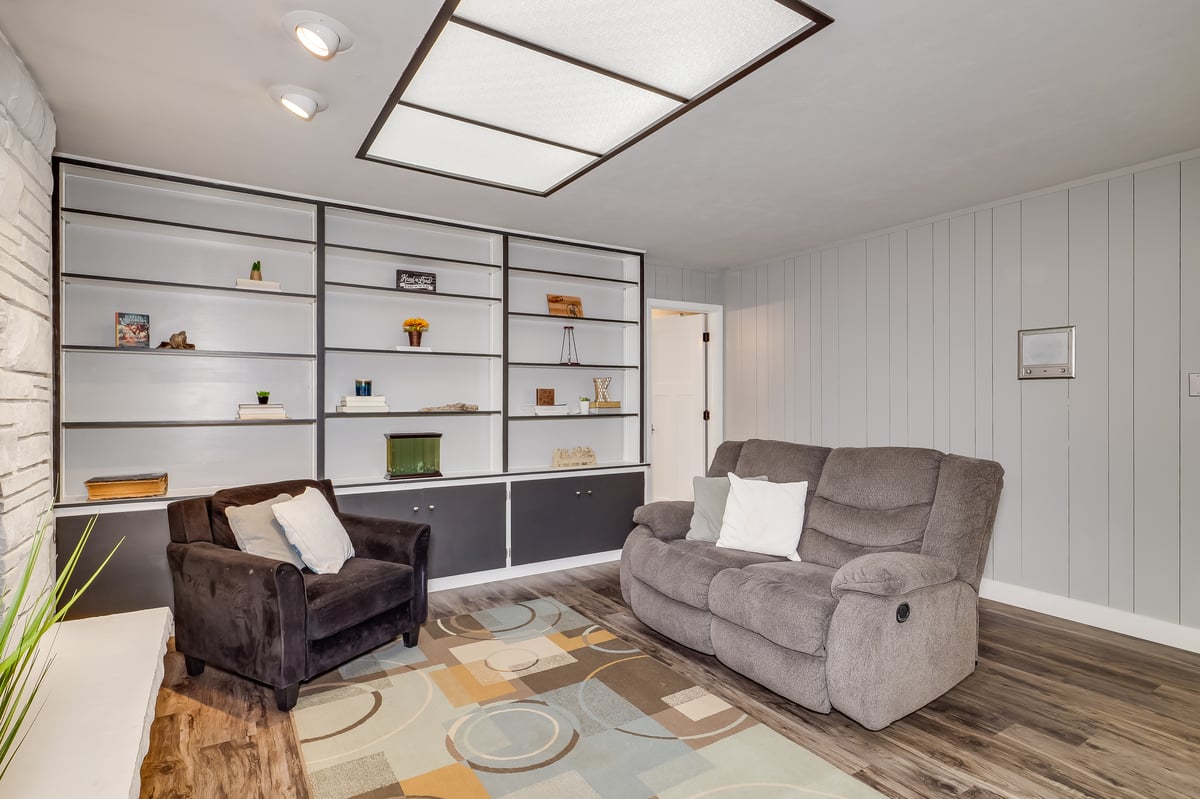 Cheyenne, Wyoming, 8200, United States, 6 Bedrooms Bedrooms, ,2 BathroomsBathrooms,Residential,For Sale,2007508