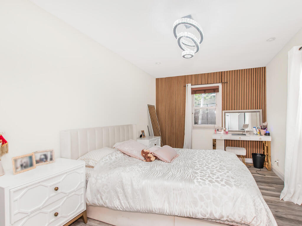 Yonkers, New York, 10704, United States, 4 Bedrooms Bedrooms, ,4 BathroomsBathrooms,Residential,For Sale,1977850