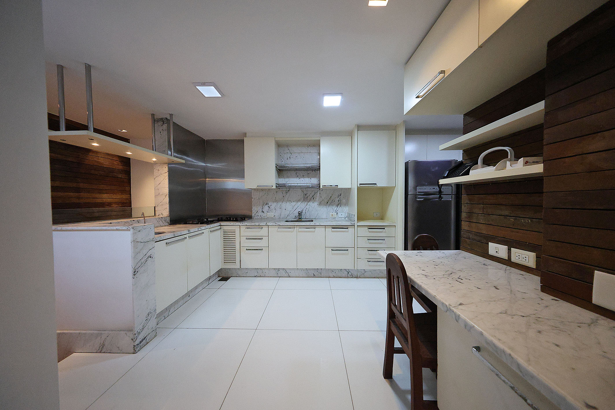  Residence near the beach on a gated street with 24-hour security - 物件實景