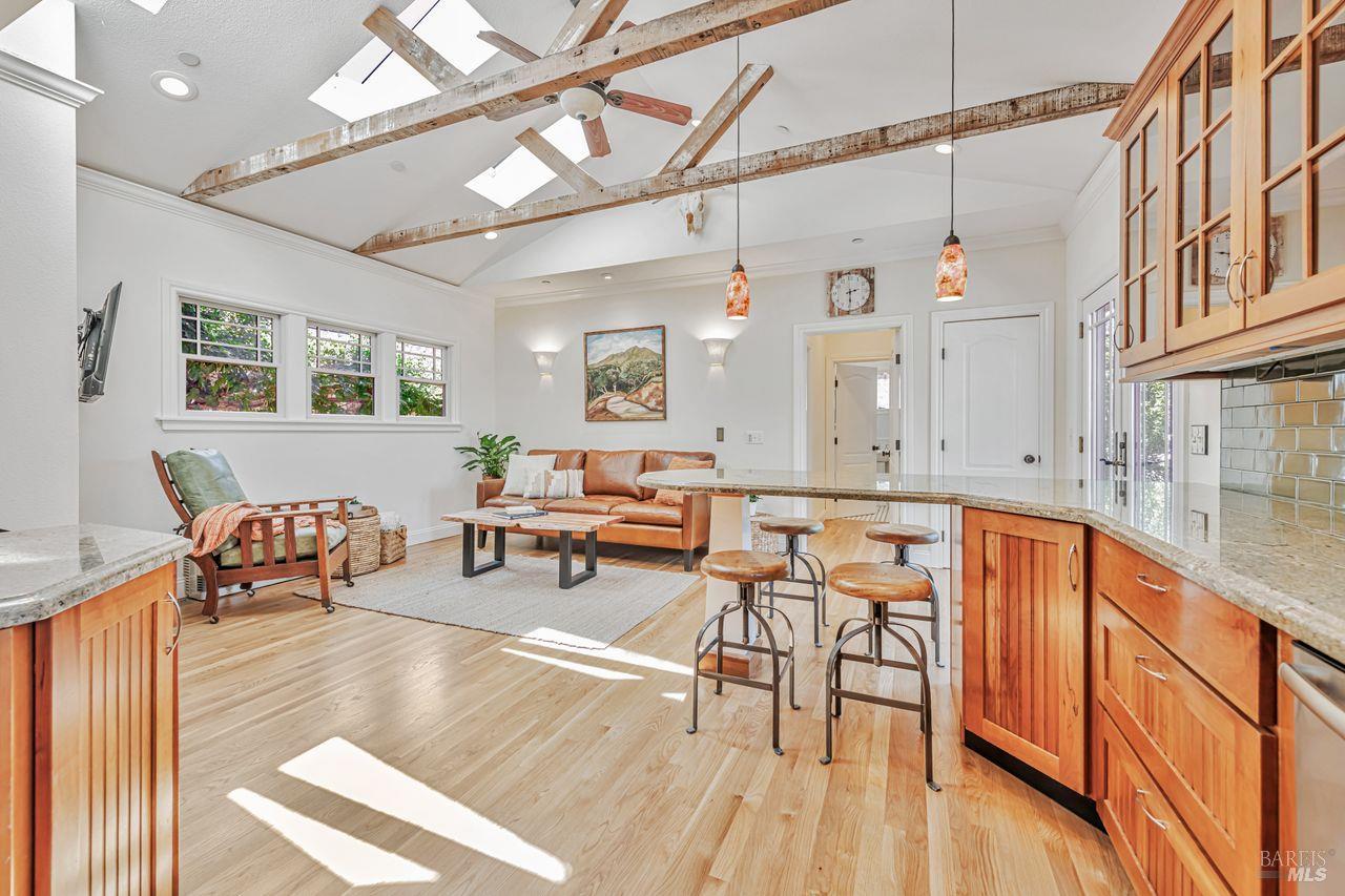 Corte Madera, California, 94925, United States, 4 Bedrooms Bedrooms, ,5 BathroomsBathrooms,Residential,For Sale,1917225