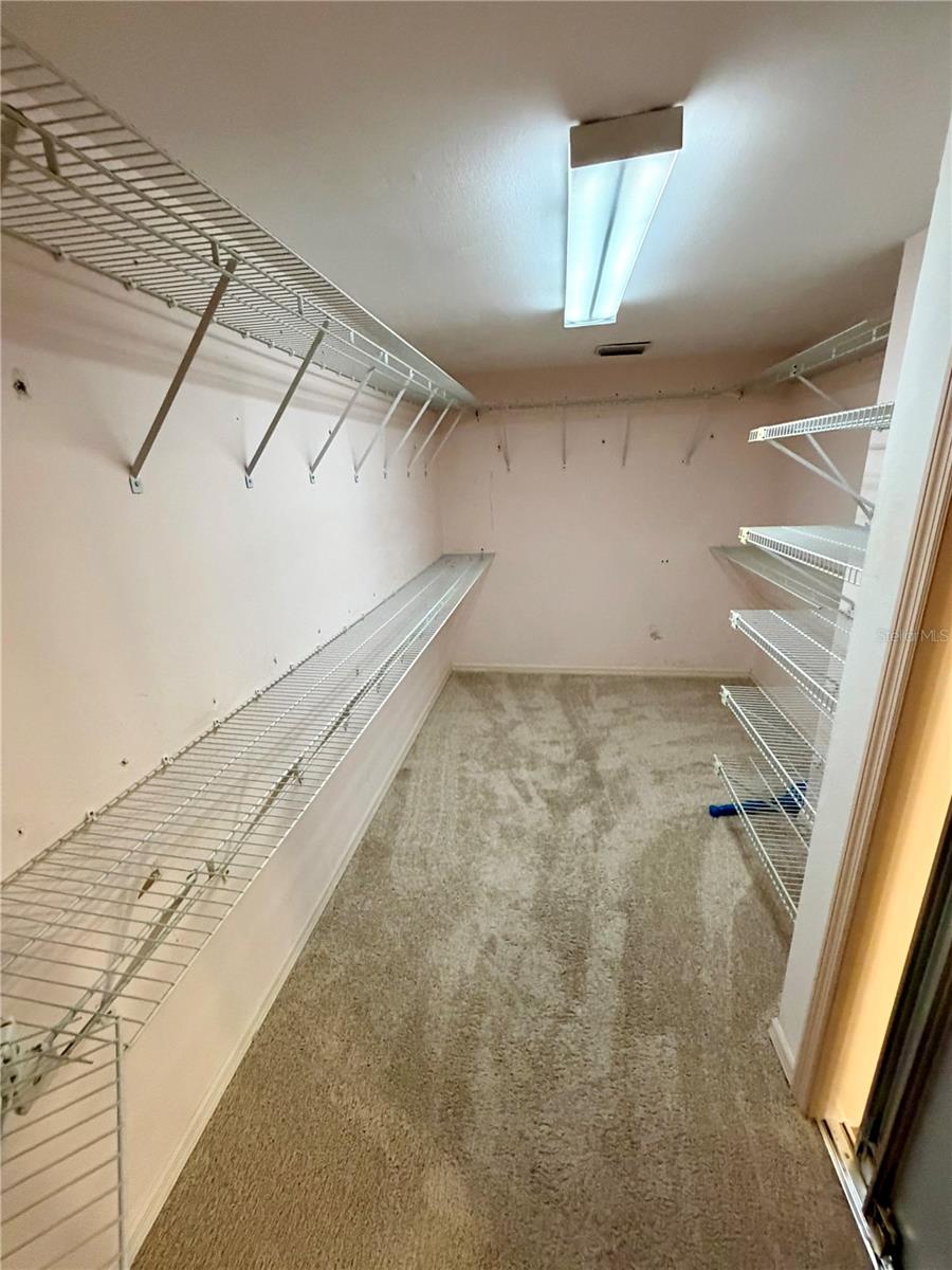 Seminole, Florida, 33777, United States, 4 Bedrooms Bedrooms, ,4 BathroomsBathrooms,Residential,For Sale,1978332