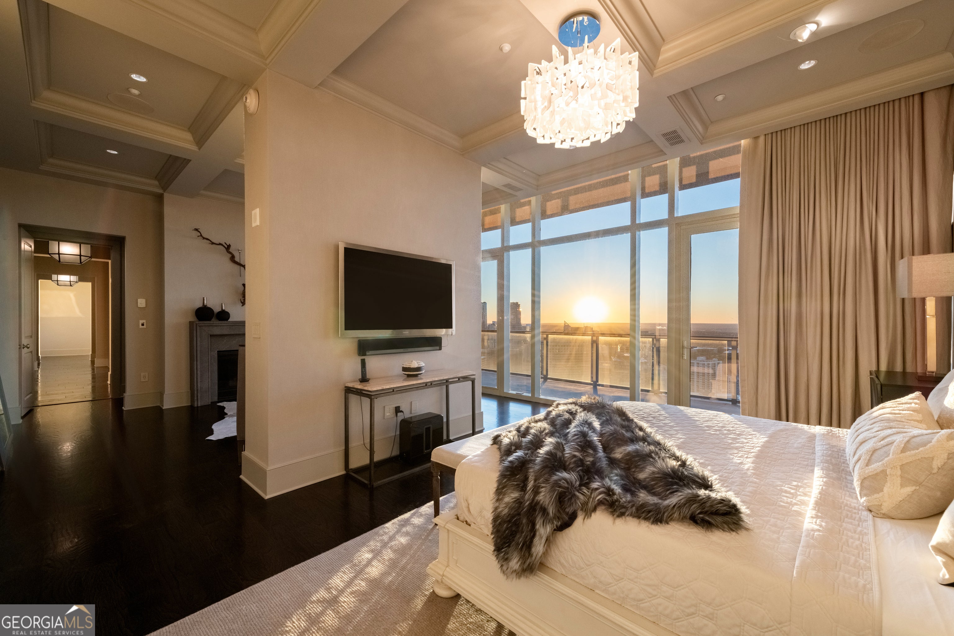 Atlanta, Georgia, 30326, United States, 3 Bedrooms Bedrooms, ,4 BathroomsBathrooms,Residential,For Sale,1858951