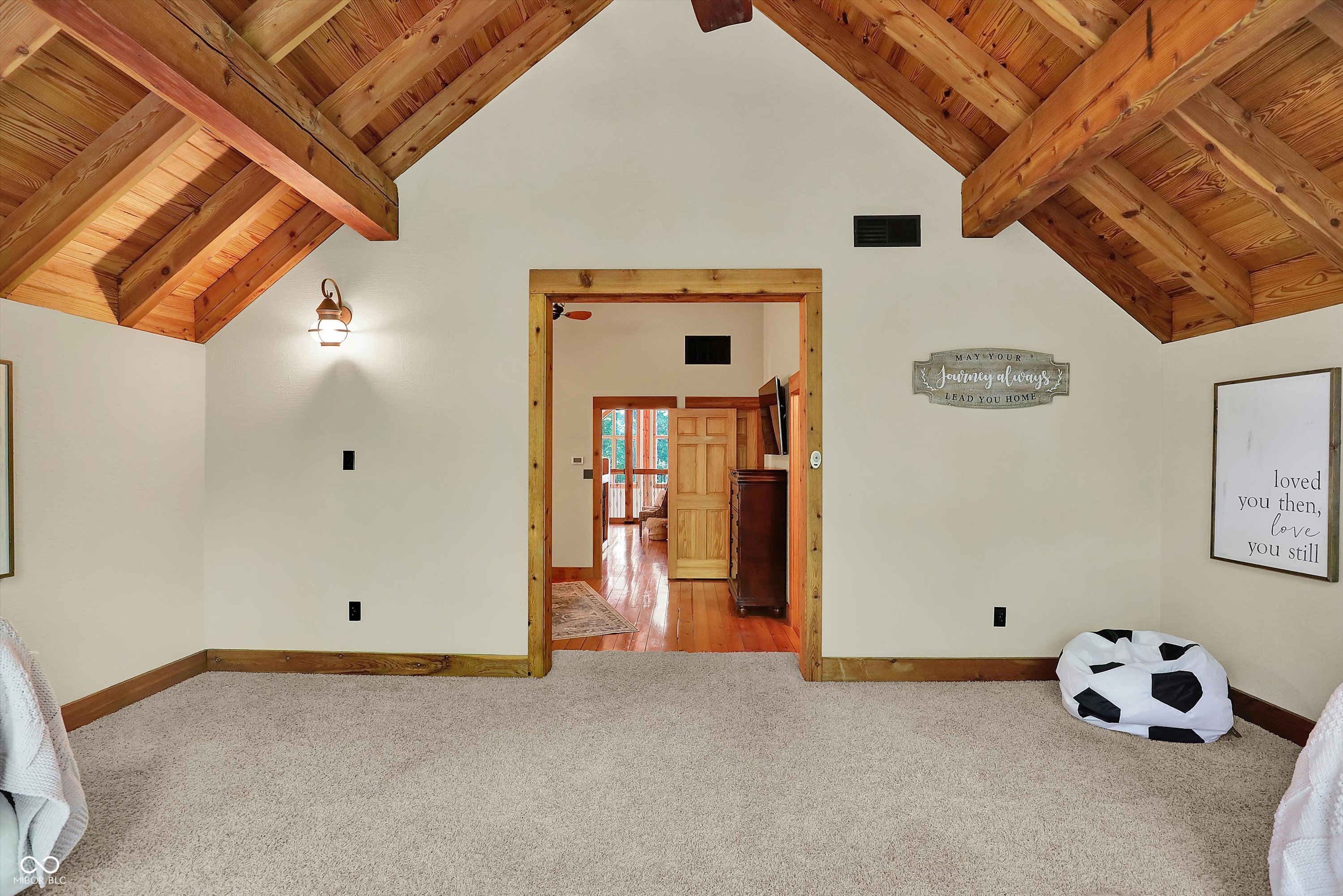 Unionville, Indiana, 47468, United States, 4 Bedrooms Bedrooms, ,5 BathroomsBathrooms,Residential,For Sale,1870094