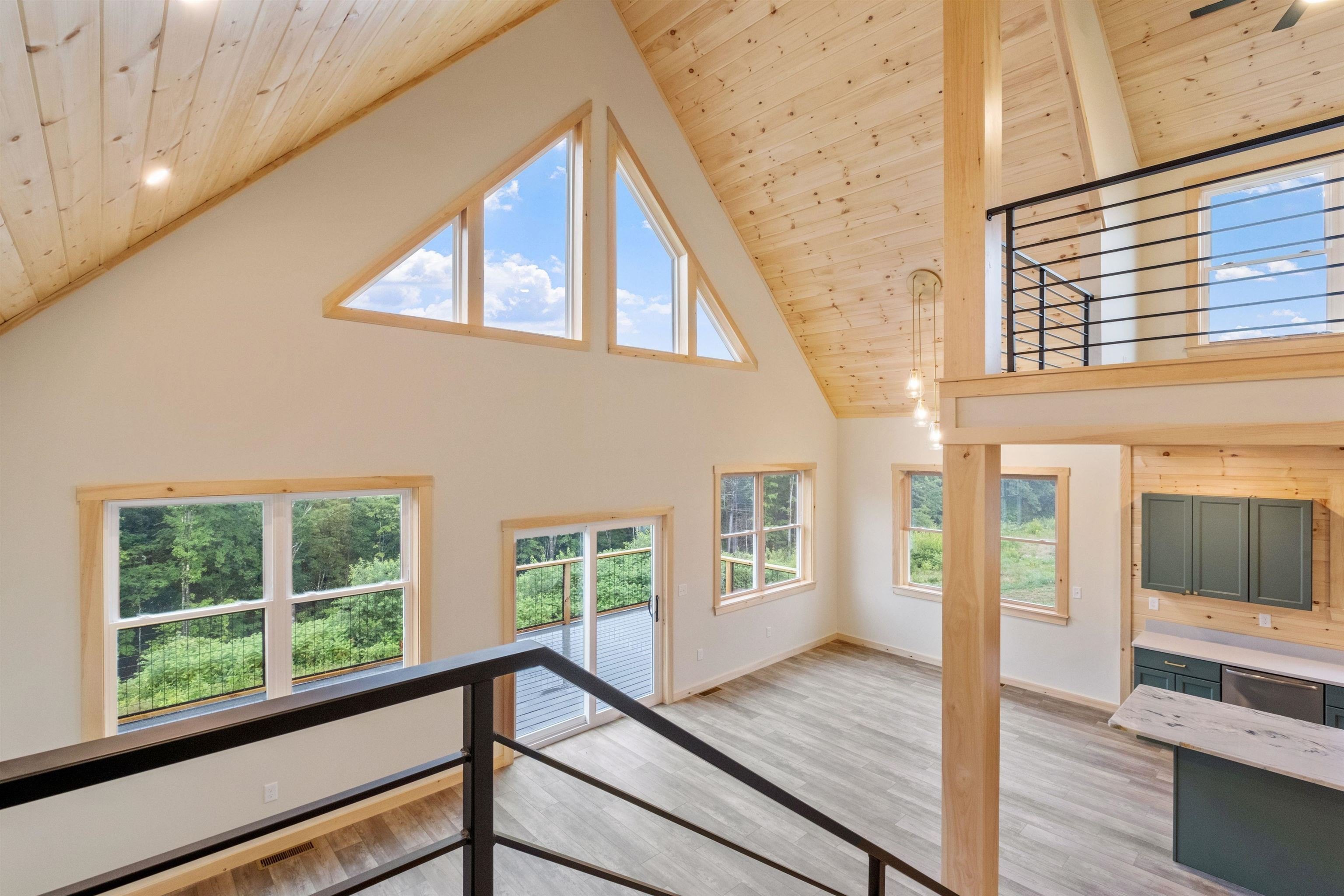 Thornton, New Hampshire, 03285, United States, 3 Bedrooms Bedrooms, ,3 BathroomsBathrooms,Residential,For Sale,1974297