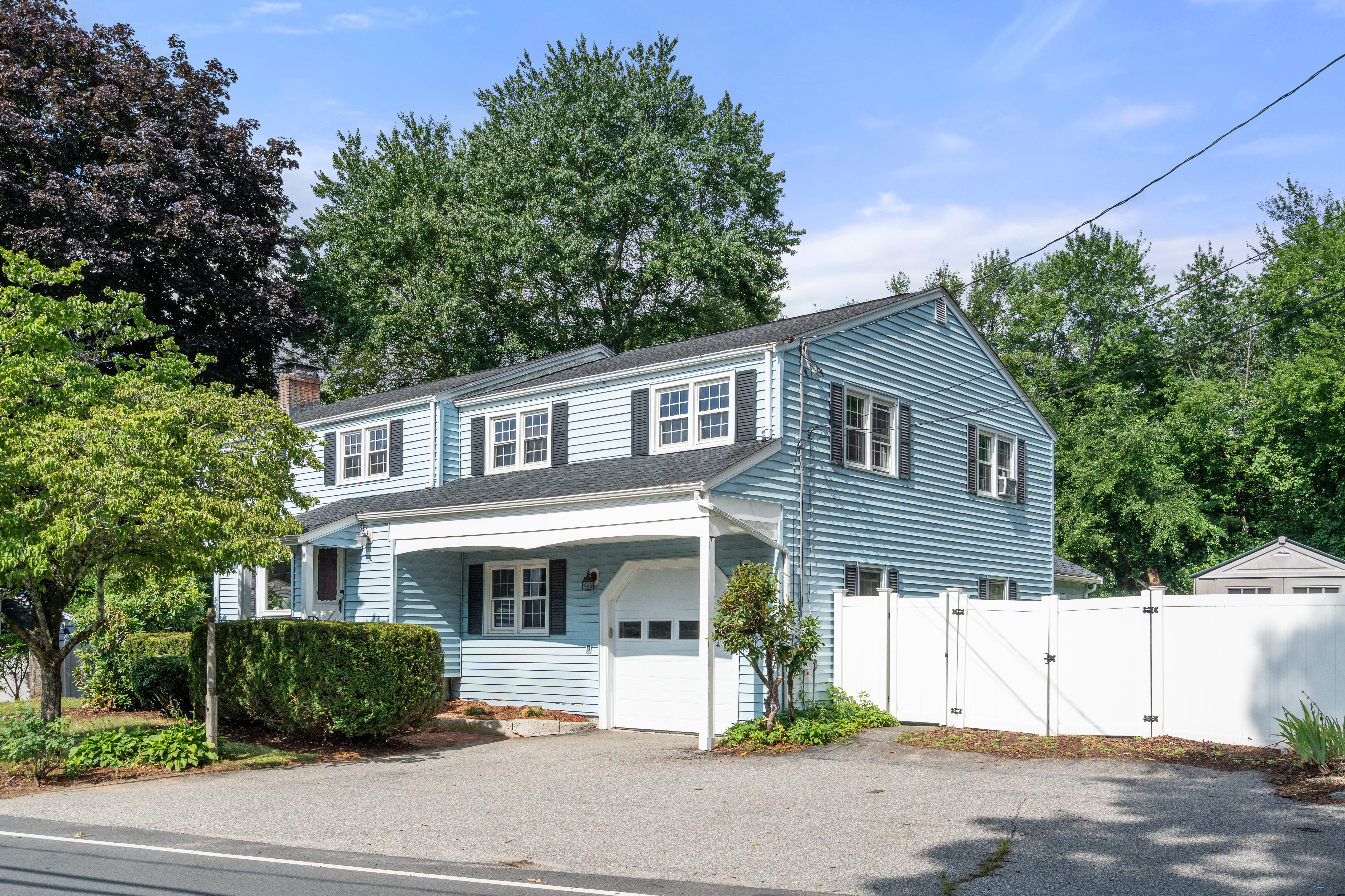  10 Locust Street, Burlington, MA, 01803 - 物件實景