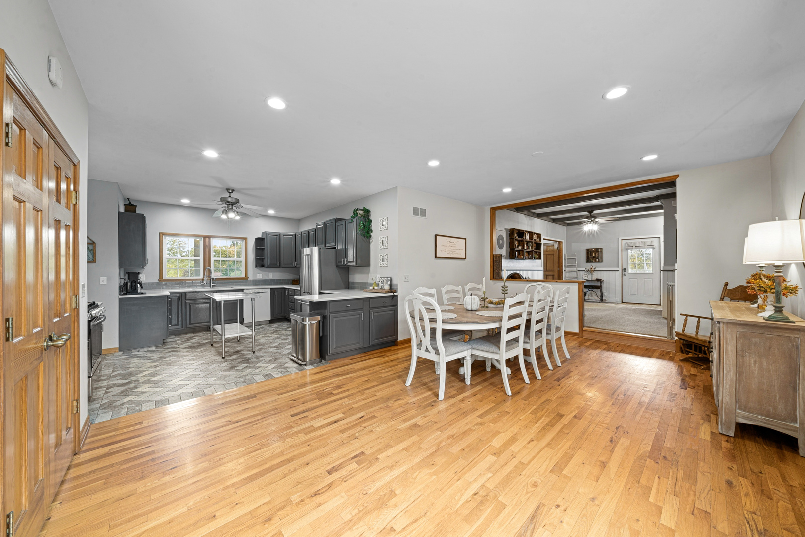 Elburn, Illinois, 60119, United States, 5 Bedrooms Bedrooms, ,3 BathroomsBathrooms,Residential,For Sale,1986331