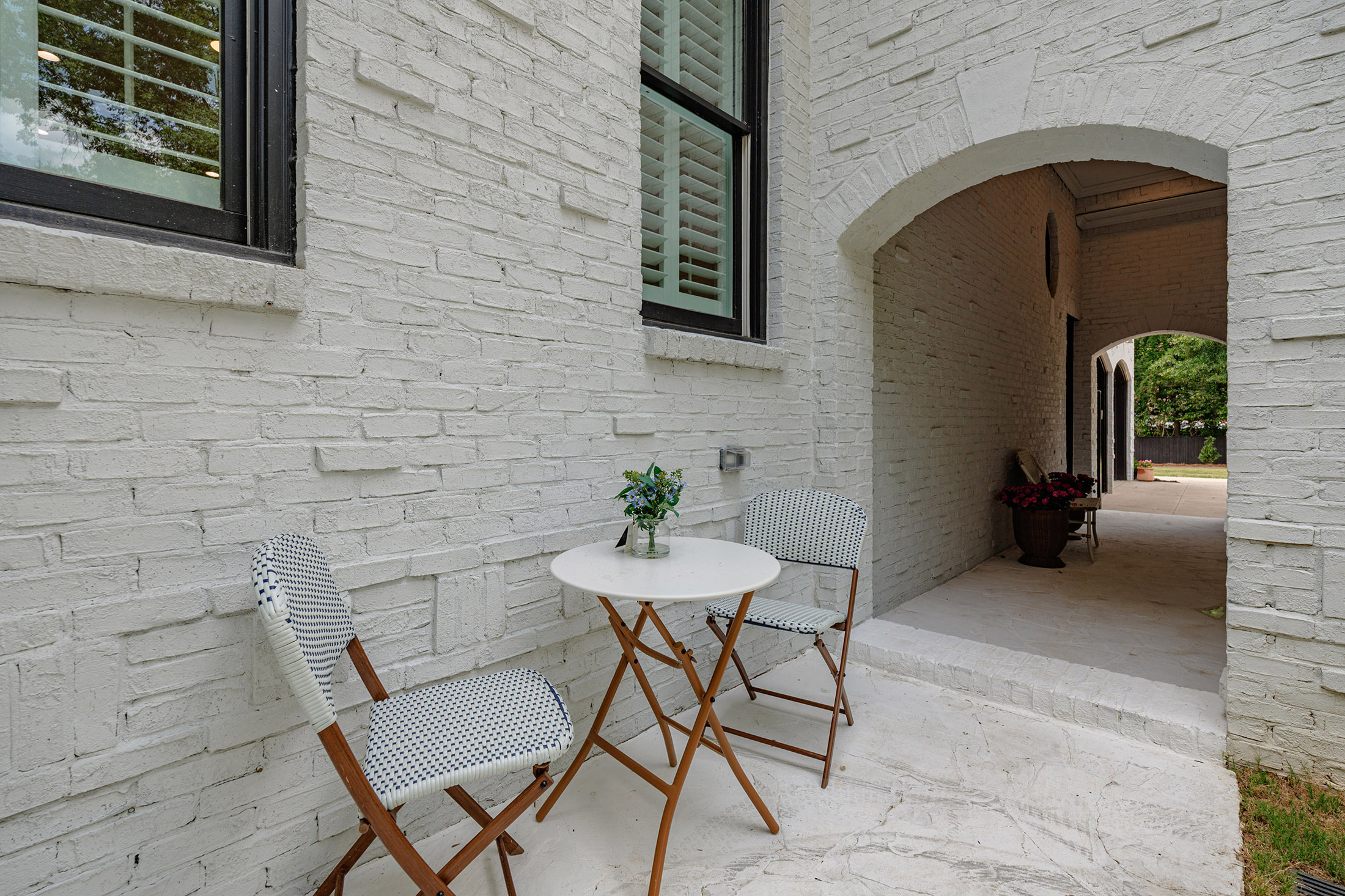  Exceptional Estate Combines Modern Luxury and Timeless Elegance - 物件實景