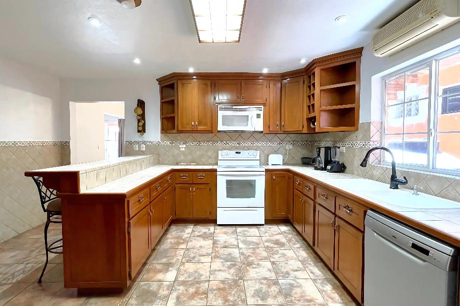 Guaymas, Sonora, 85506, Mexico, 4 Bedrooms Bedrooms, ,2 BathroomsBathrooms,Residential,For Sale,1918784