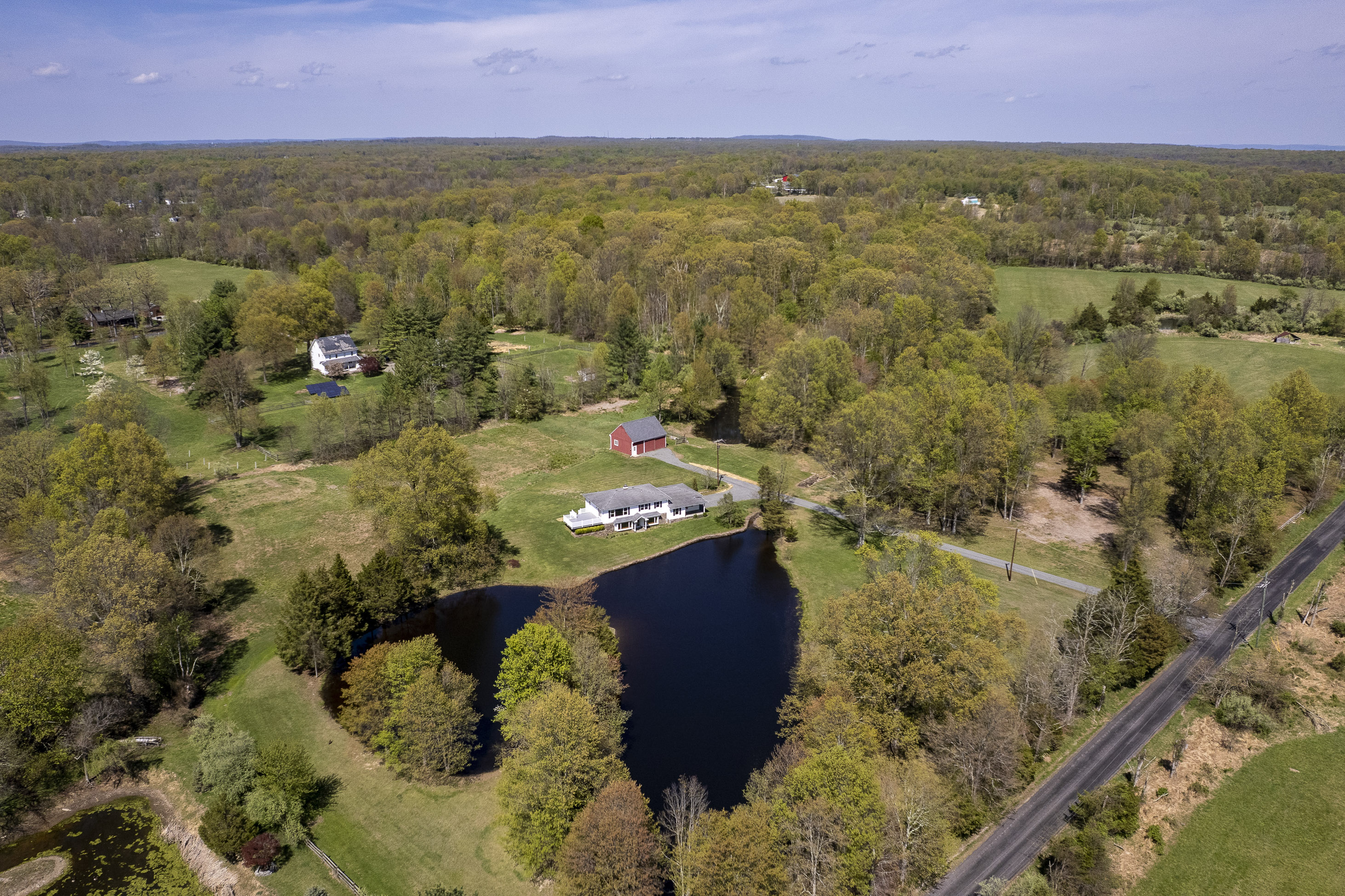  Water and Woodland Views - Magic in Ever Direction - 物件實景