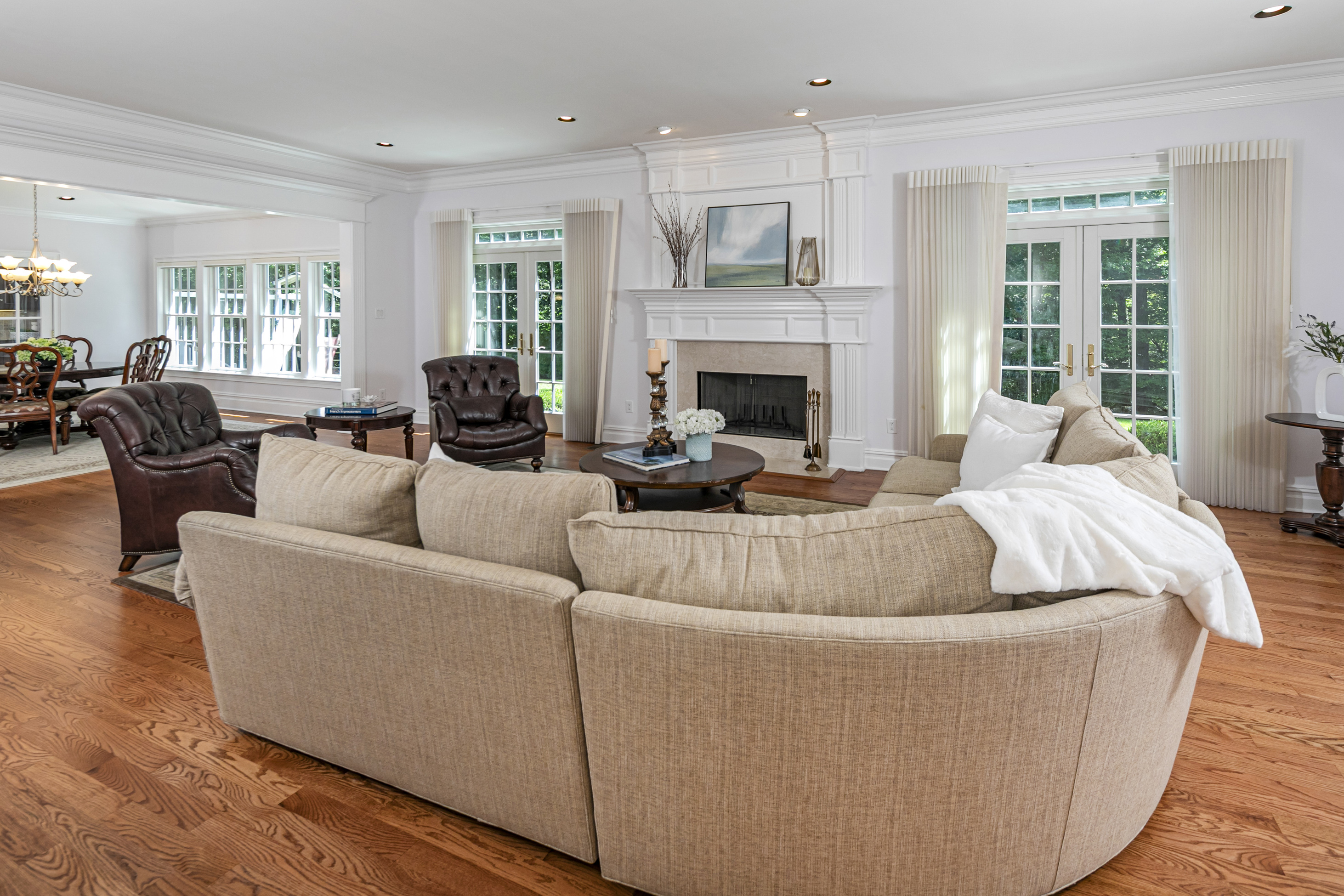  A Custom Home That Knows How to Host - 物件實景