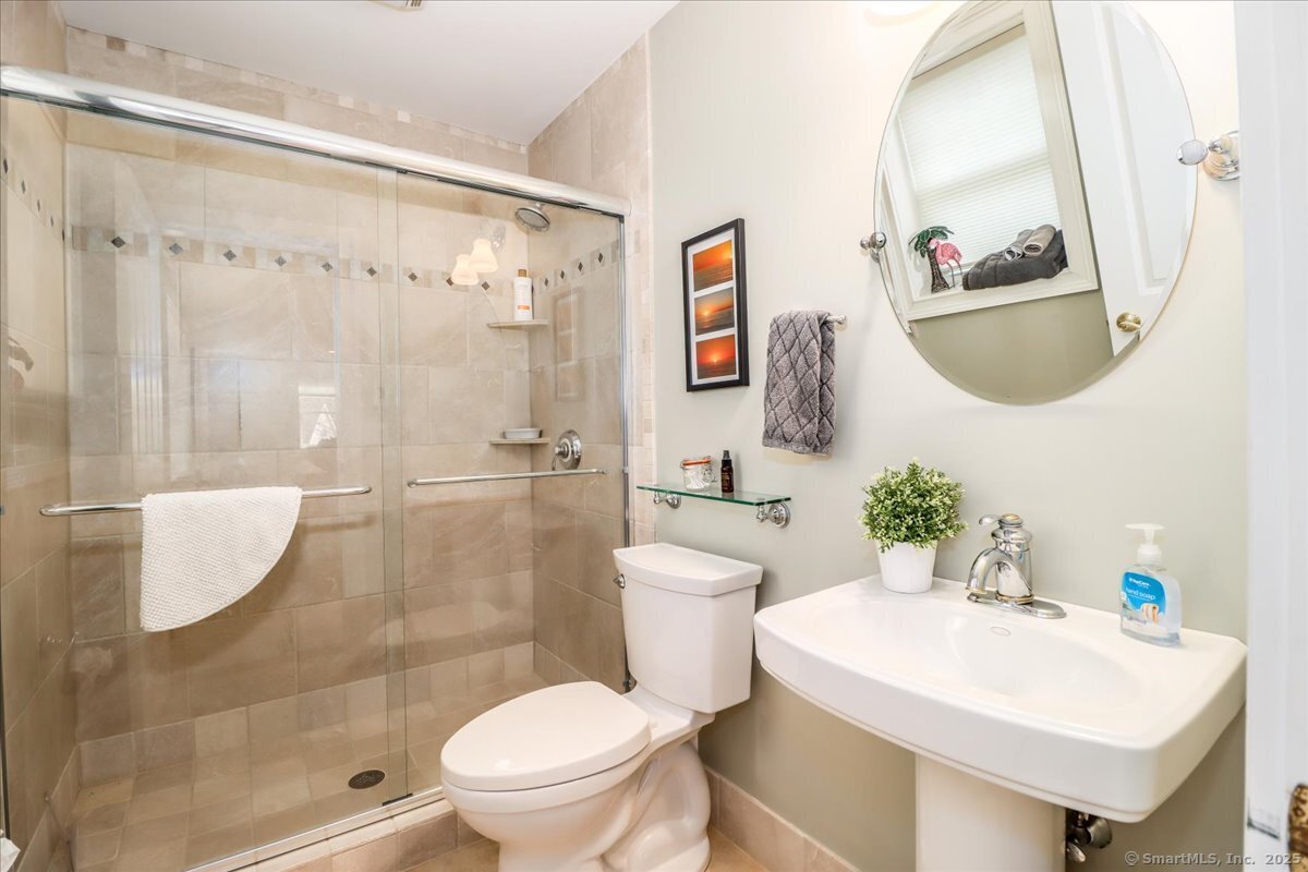 New Milford, Connecticut, 06776, United States, 2 Bedrooms Bedrooms, ,4 BathroomsBathrooms,Residential,For Sale,1938812
