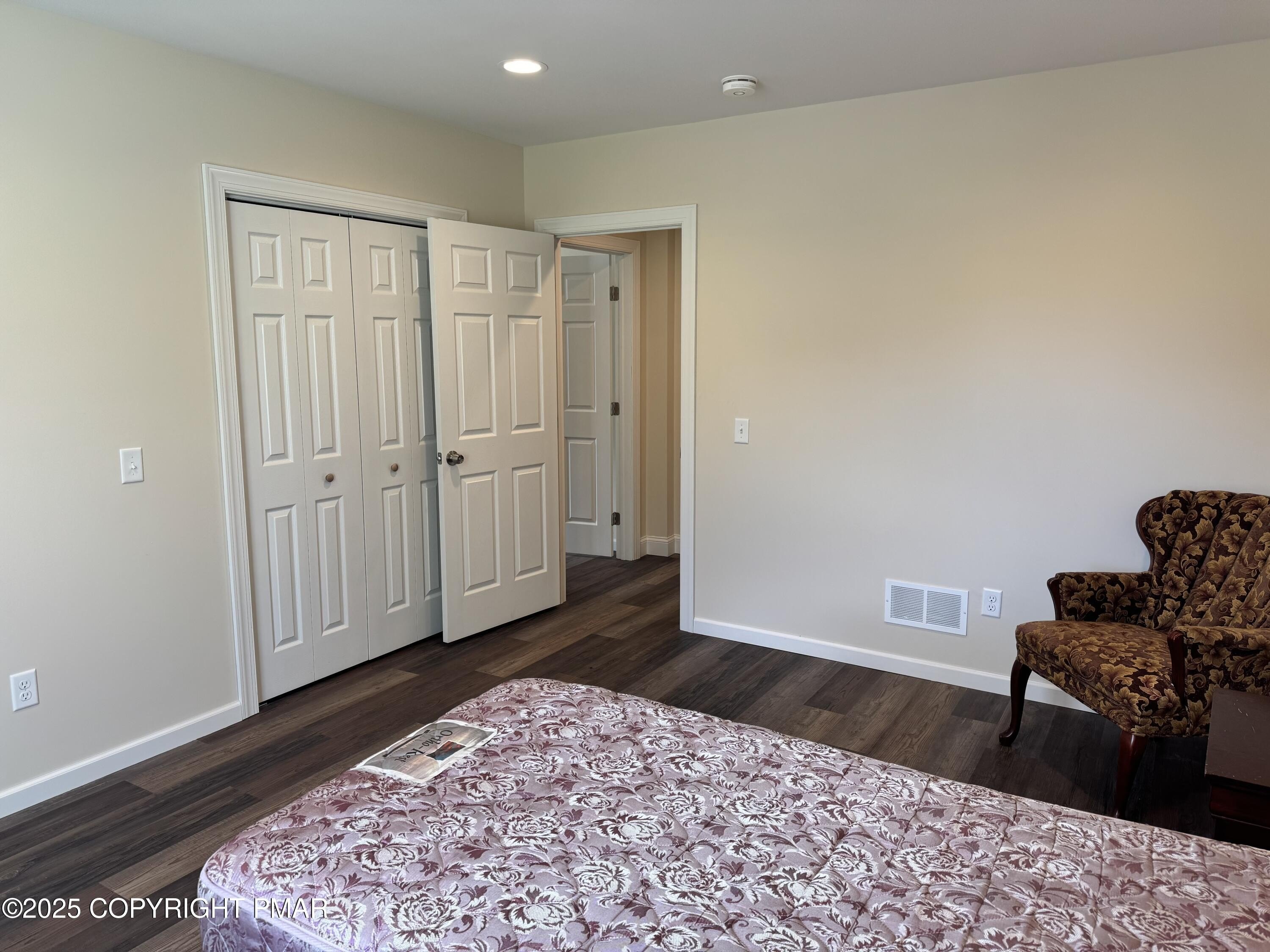 Blakeslee, Pennsylvania, 18610, United States, 5 Bedrooms Bedrooms, ,4 BathroomsBathrooms,Residential,For Sale,1937474