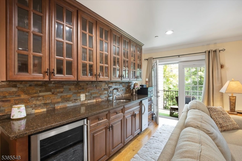 Teaneck, New Jersey, 07666, United States, 2 Bedrooms Bedrooms, ,3 BathroomsBathrooms,Residential,For Sale,1870844