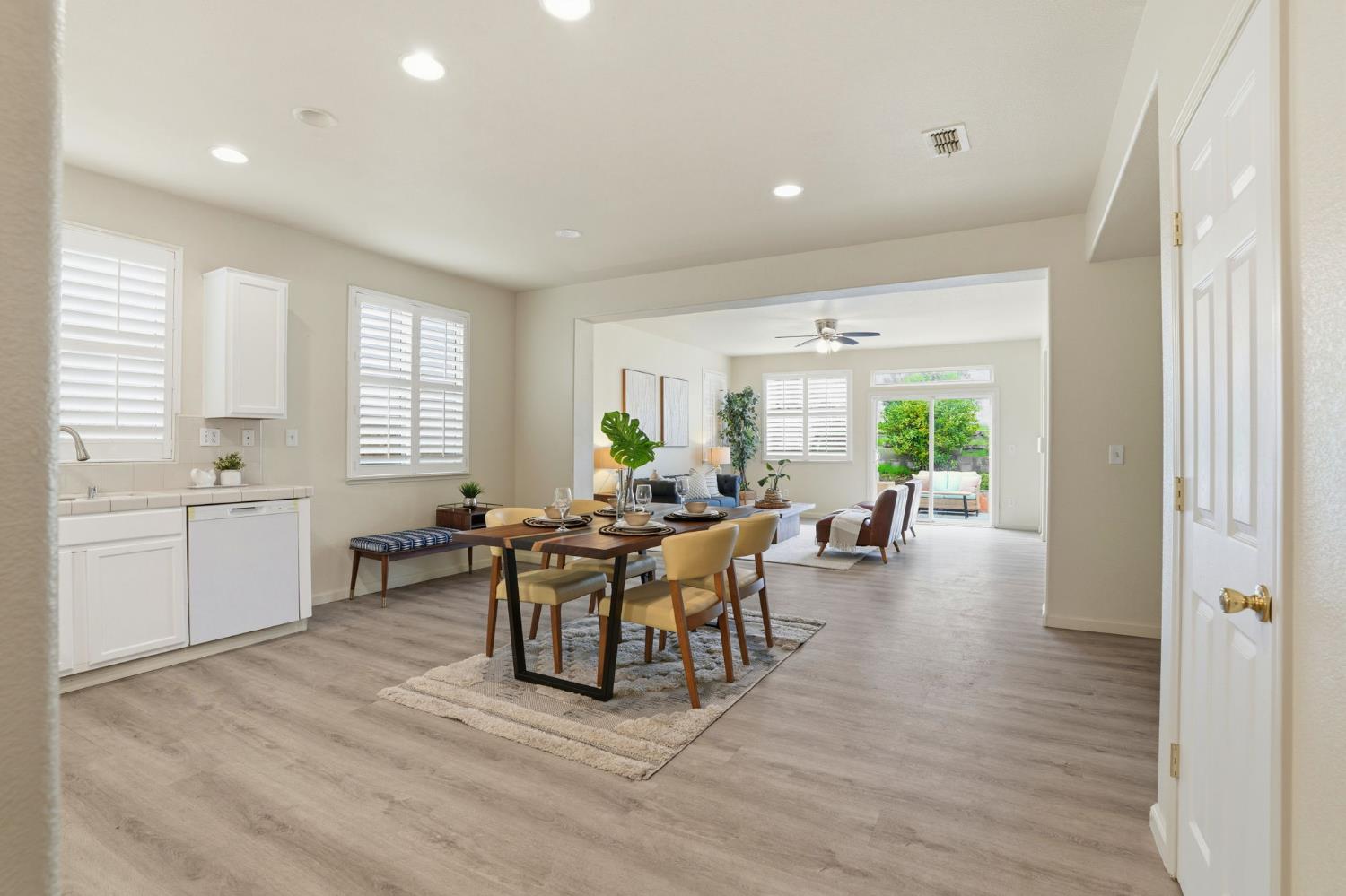 Stockton, California, 95209, United States, 4 Bedrooms Bedrooms, ,3 BathroomsBathrooms,Residential,For Sale,1998971