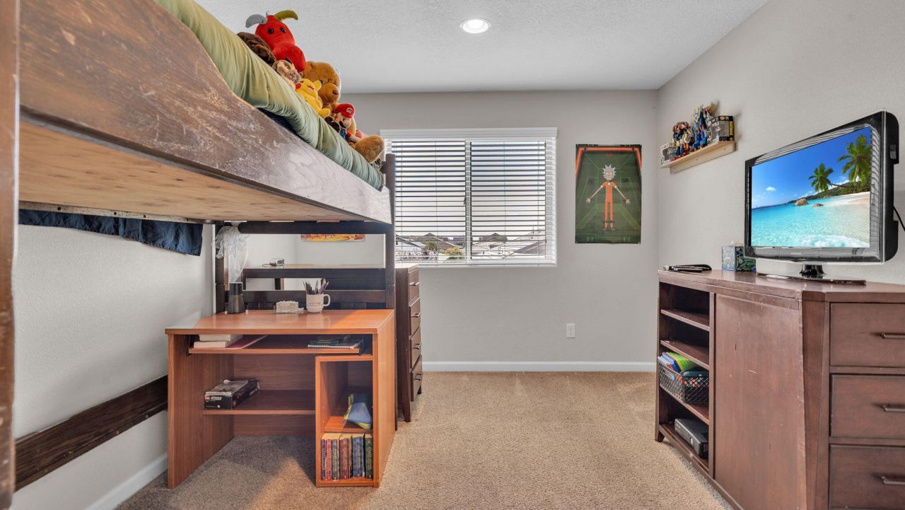 Albuquerque, New Mexico, 87106, United States, 5 Bedrooms Bedrooms, ,4 BathroomsBathrooms,Residential,For Sale,1907467