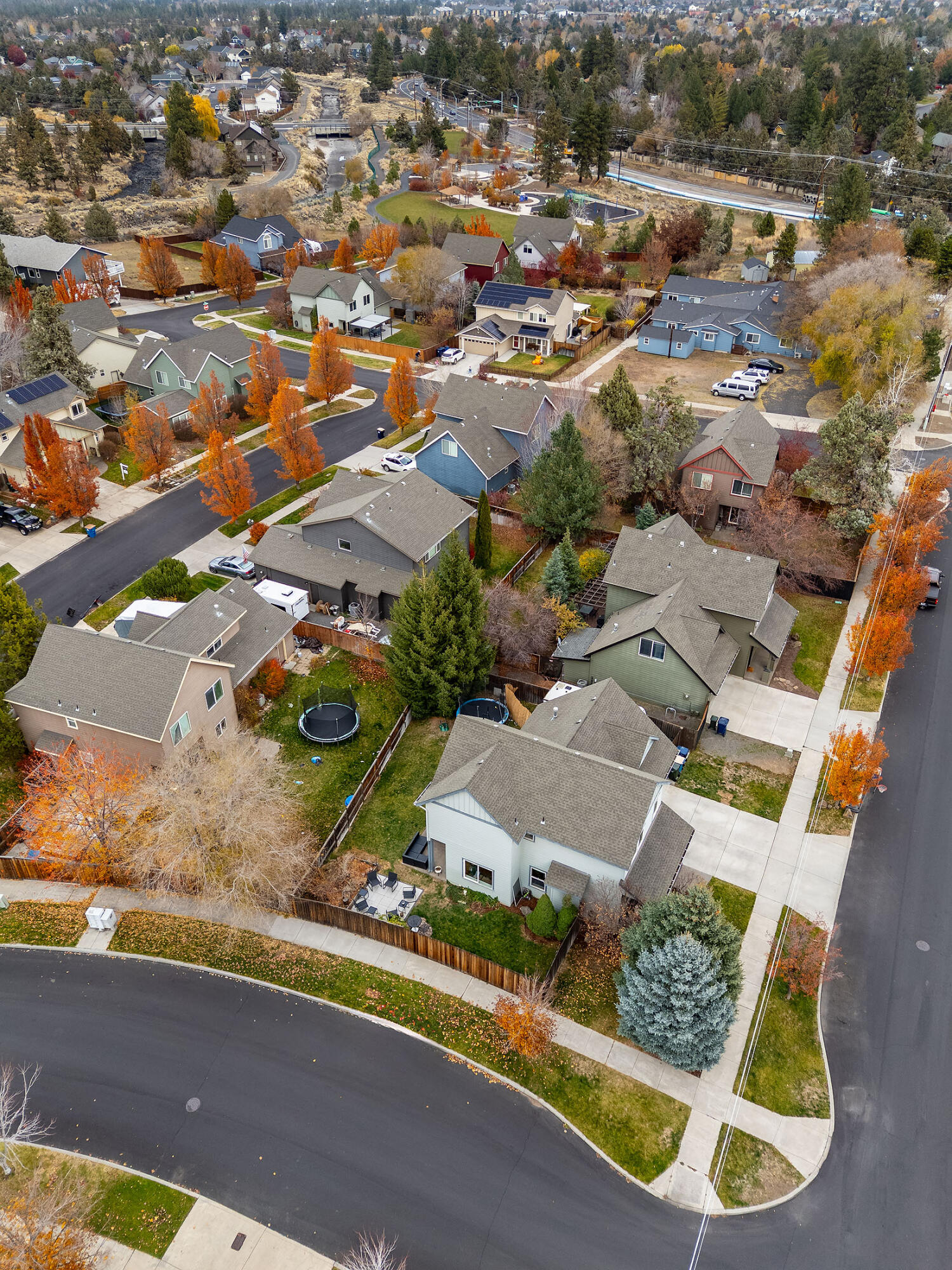 Bend, Oregon, 97701, United States, 3 Bedrooms Bedrooms, ,3 BathroomsBathrooms,Residential,For Sale,1991752