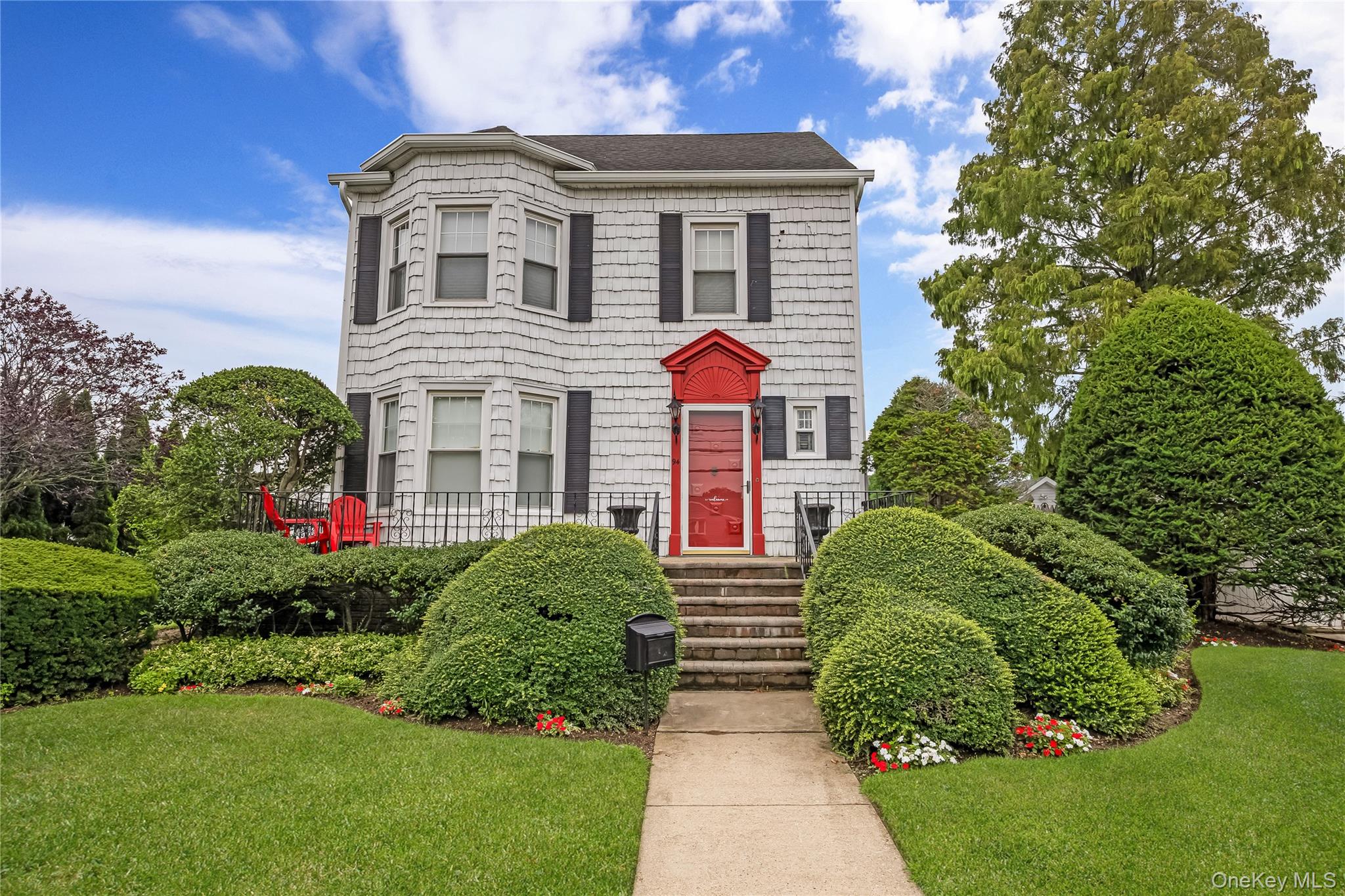 Fallwood Pkwy, Farmingdale, NY 11735