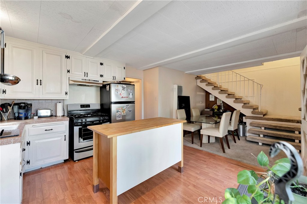 Seal Beach, California, 90740, United States, 4 Bedrooms Bedrooms, ,2 BathroomsBathrooms,Residential,For Sale,2001777