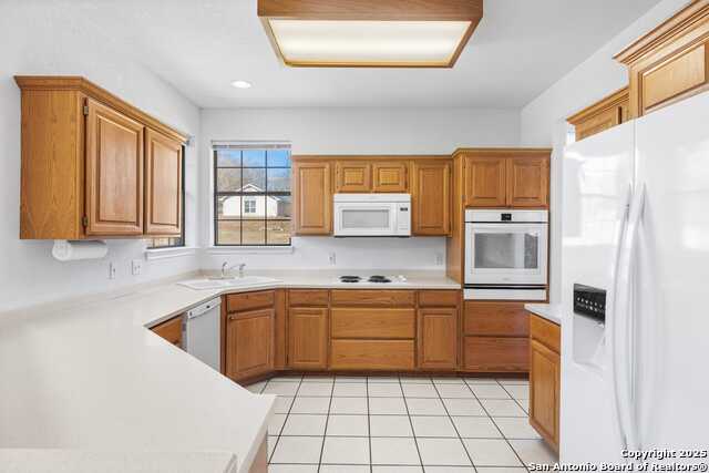 Kerrville, Texas, 78028, United States, 3 Bedrooms Bedrooms, ,3 BathroomsBathrooms,Residential,For Sale,1982669