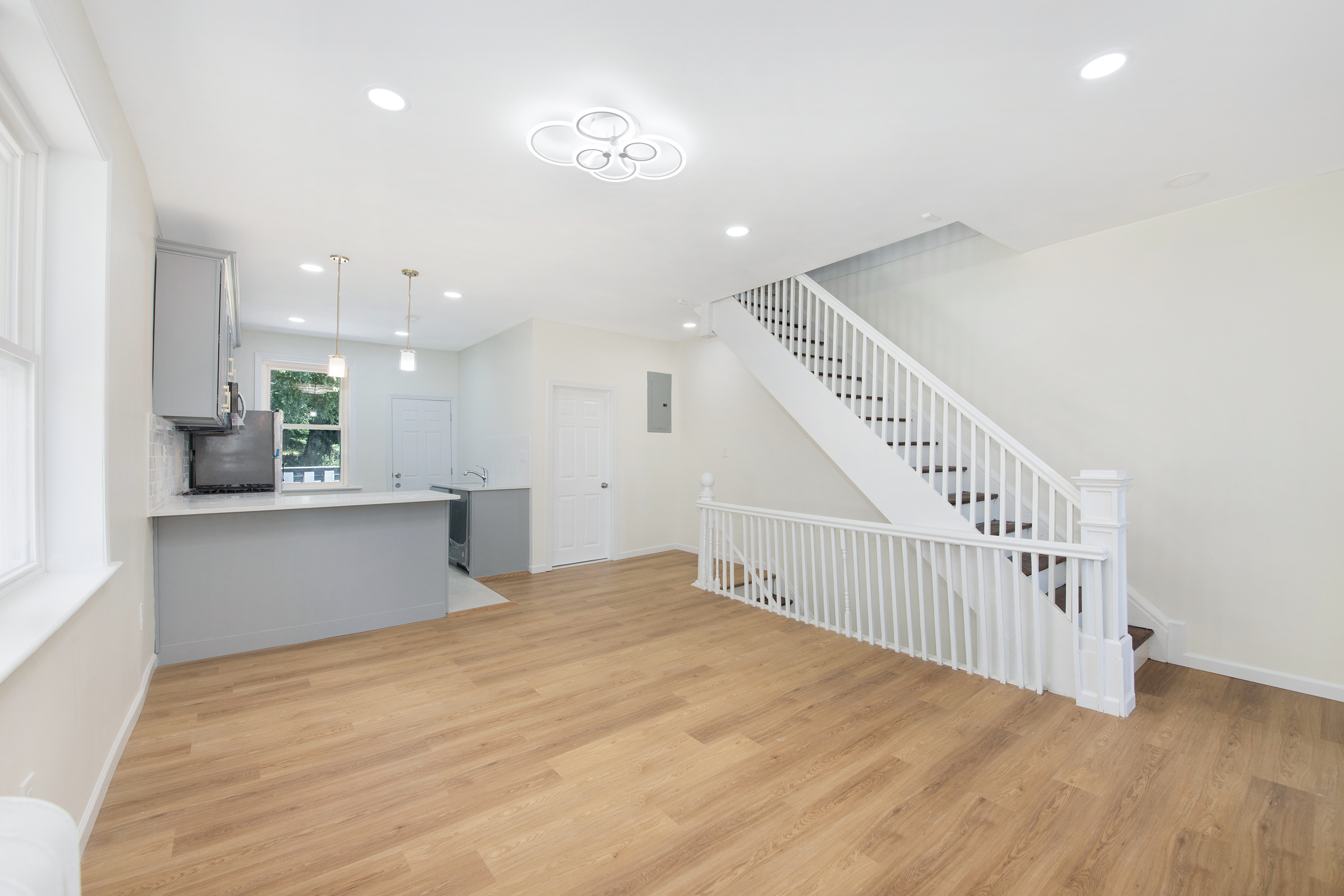 Staten Island, New York, 10304, United States, 4 Bedrooms Bedrooms, ,3 BathroomsBathrooms,Residential,For Sale,1767161