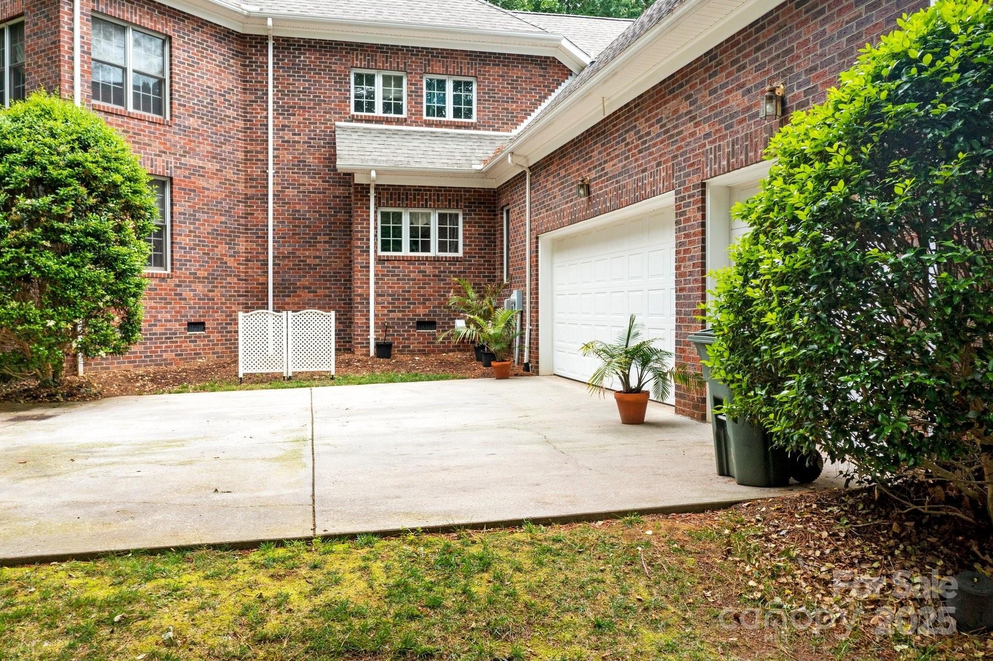 Salisbury, North Carolina, 28147, United States, 4 Bedrooms Bedrooms, ,5 BathroomsBathrooms,Residential,For Sale,1942875