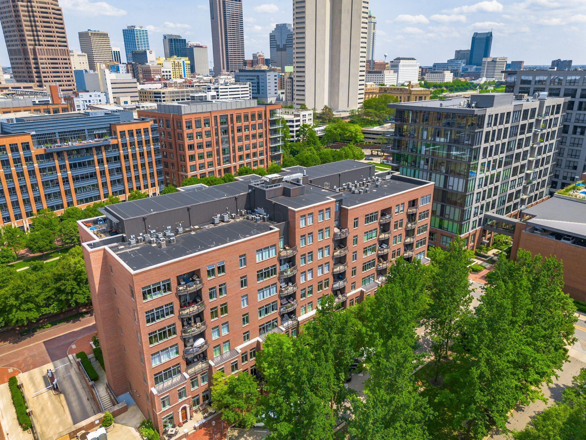 Columbus, Ohio, 43215, United States, 2 Bedrooms Bedrooms, ,3 BathroomsBathrooms,Residential,For Sale,1903521