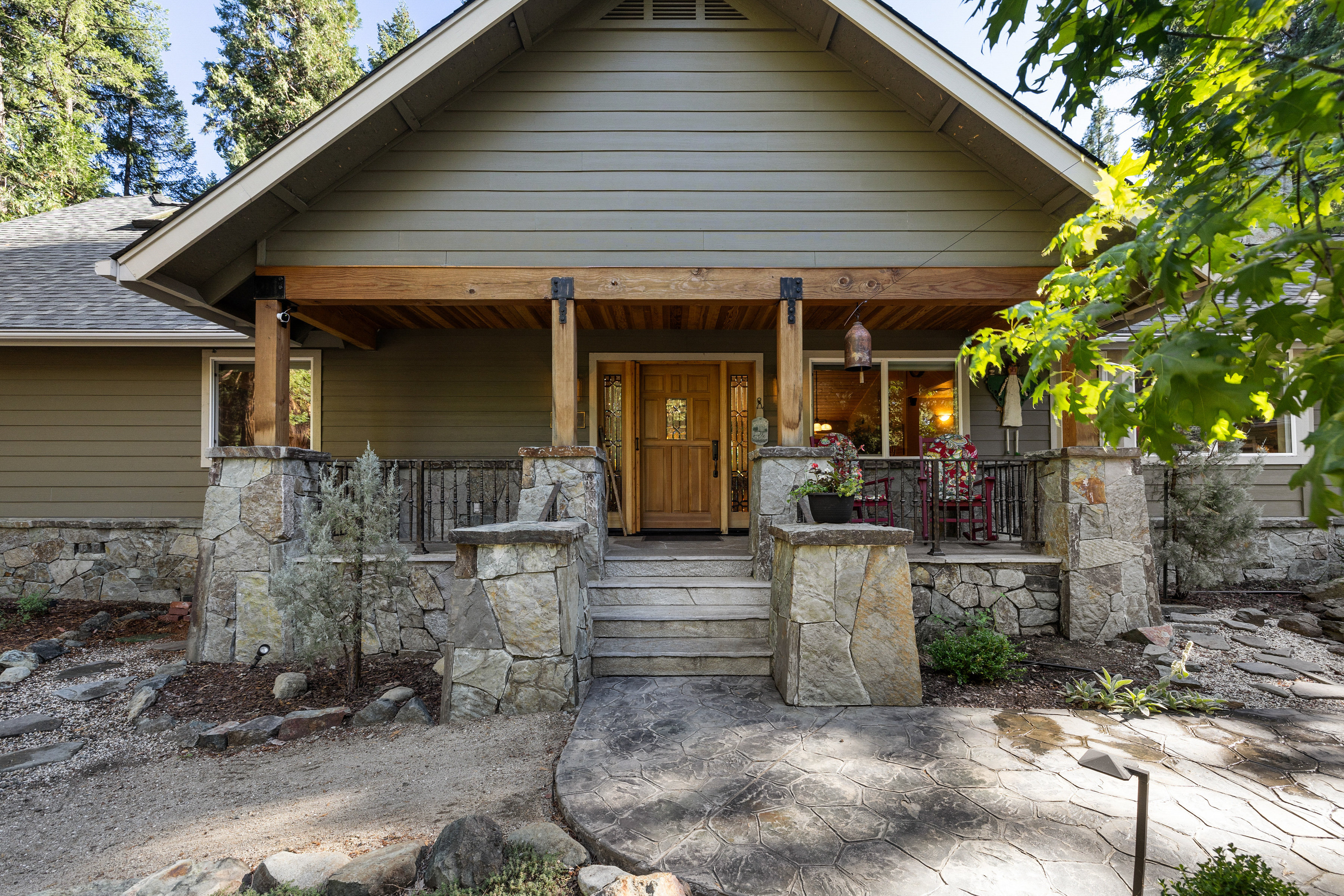  Luxury Mountain Retreat with Guest House on 1 Acre in the Heart of Graeagle - 物件實景