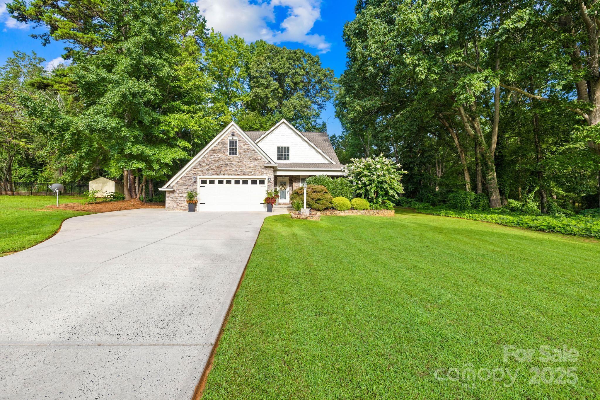 Mooresville, North Carolina, 28115, United States, 3 Bedrooms Bedrooms, ,3 BathroomsBathrooms,Residential,For Sale,1927235