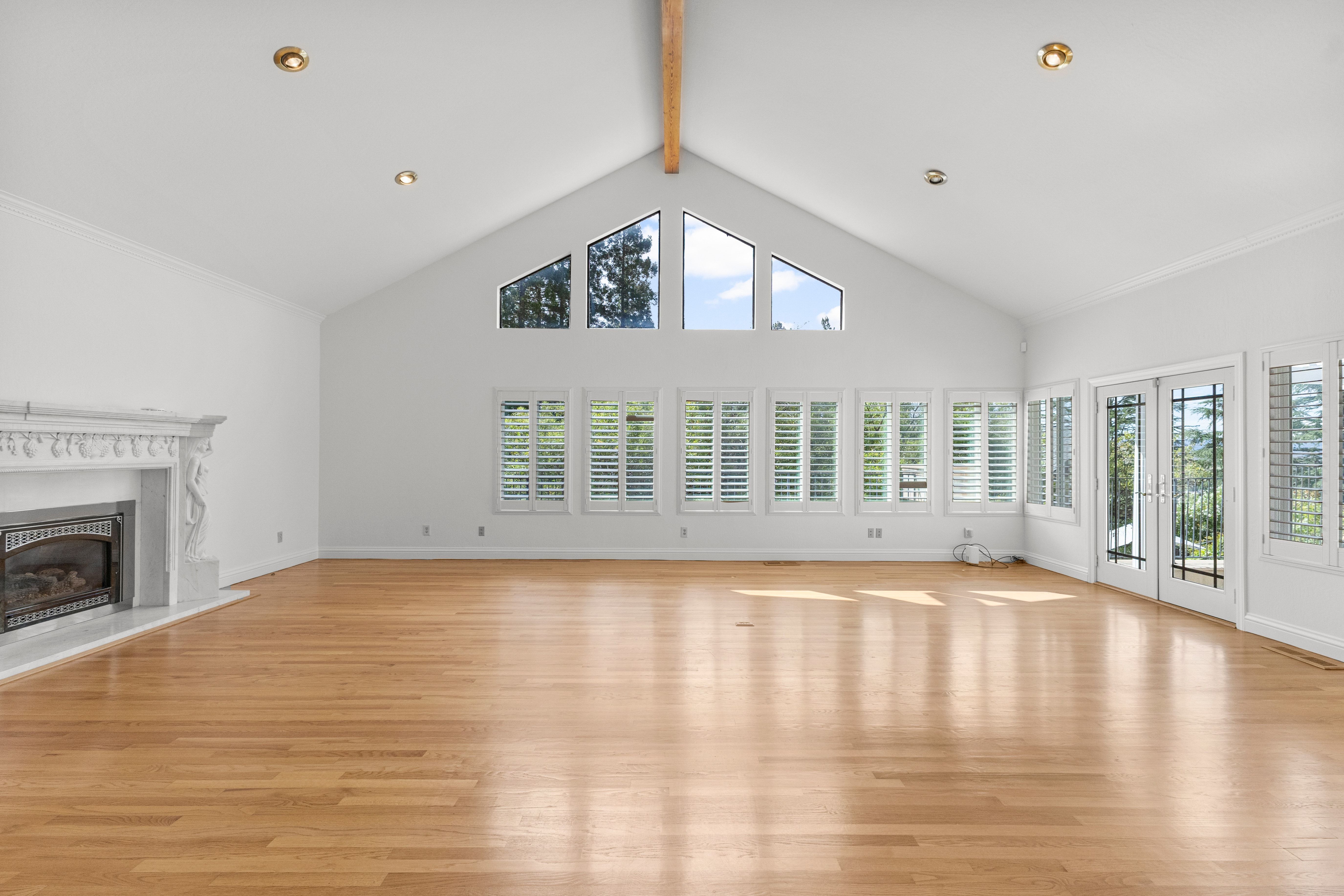  Elegant Custom Home in Gated Silver Maple - 物件實景