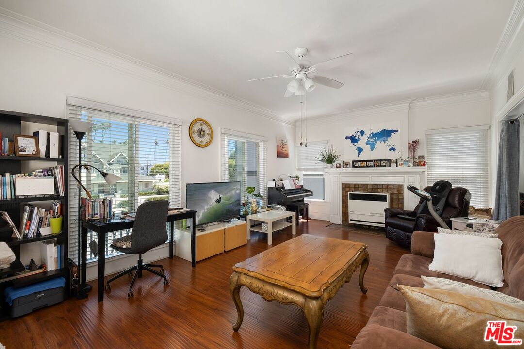 Los Angeles, California, 90019, United States, 12 Bedrooms Bedrooms, ,Residential,For Sale,1885364