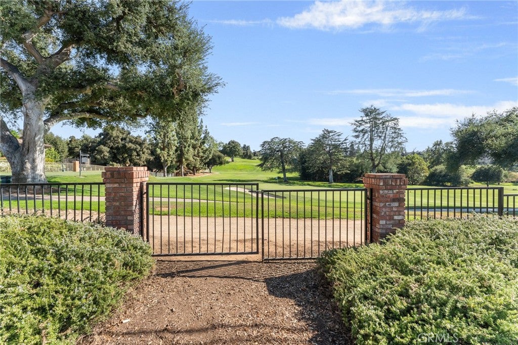 Redlands, California, 92373, United States, 5 Bedrooms Bedrooms, ,6 BathroomsBathrooms,Residential,For Sale,1984155