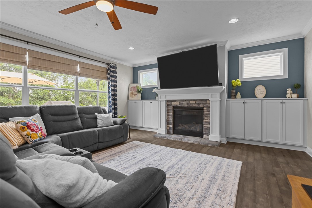 North Huntingdon, Pennsylvania, 15642, United States, 4 Bedrooms Bedrooms, ,3 BathroomsBathrooms,Residential,For Sale,1997748