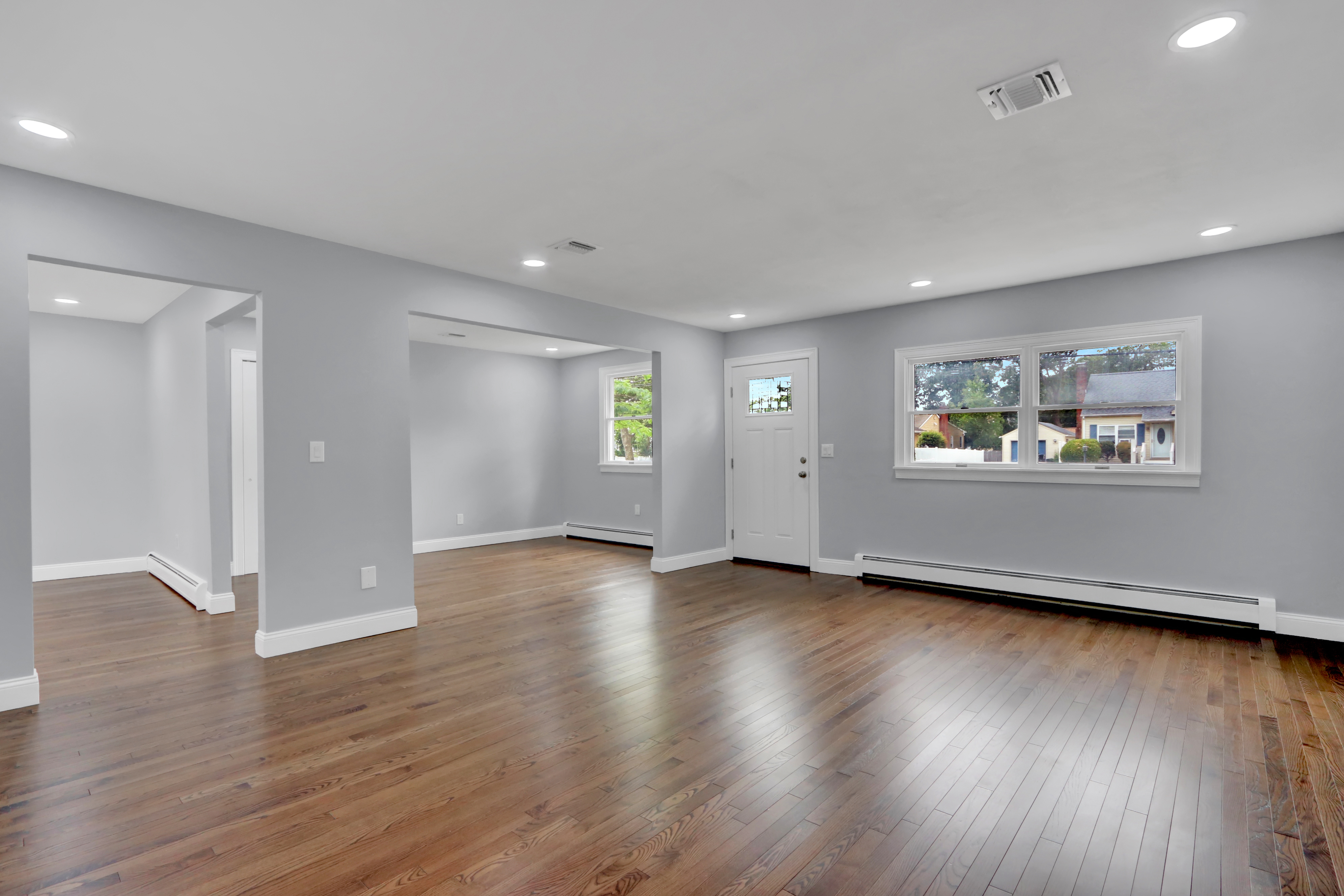 West Islip, New York, 11795, United States, 3 Bedrooms Bedrooms, ,2 BathroomsBathrooms,Residential,For Sale,1920311