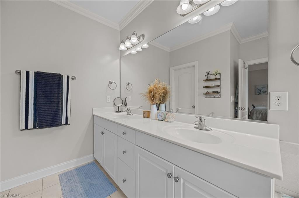 Kernersville, North Carolina, 27284, United States, 4 Bedrooms Bedrooms, ,3 BathroomsBathrooms,Residential,For Sale,1890239