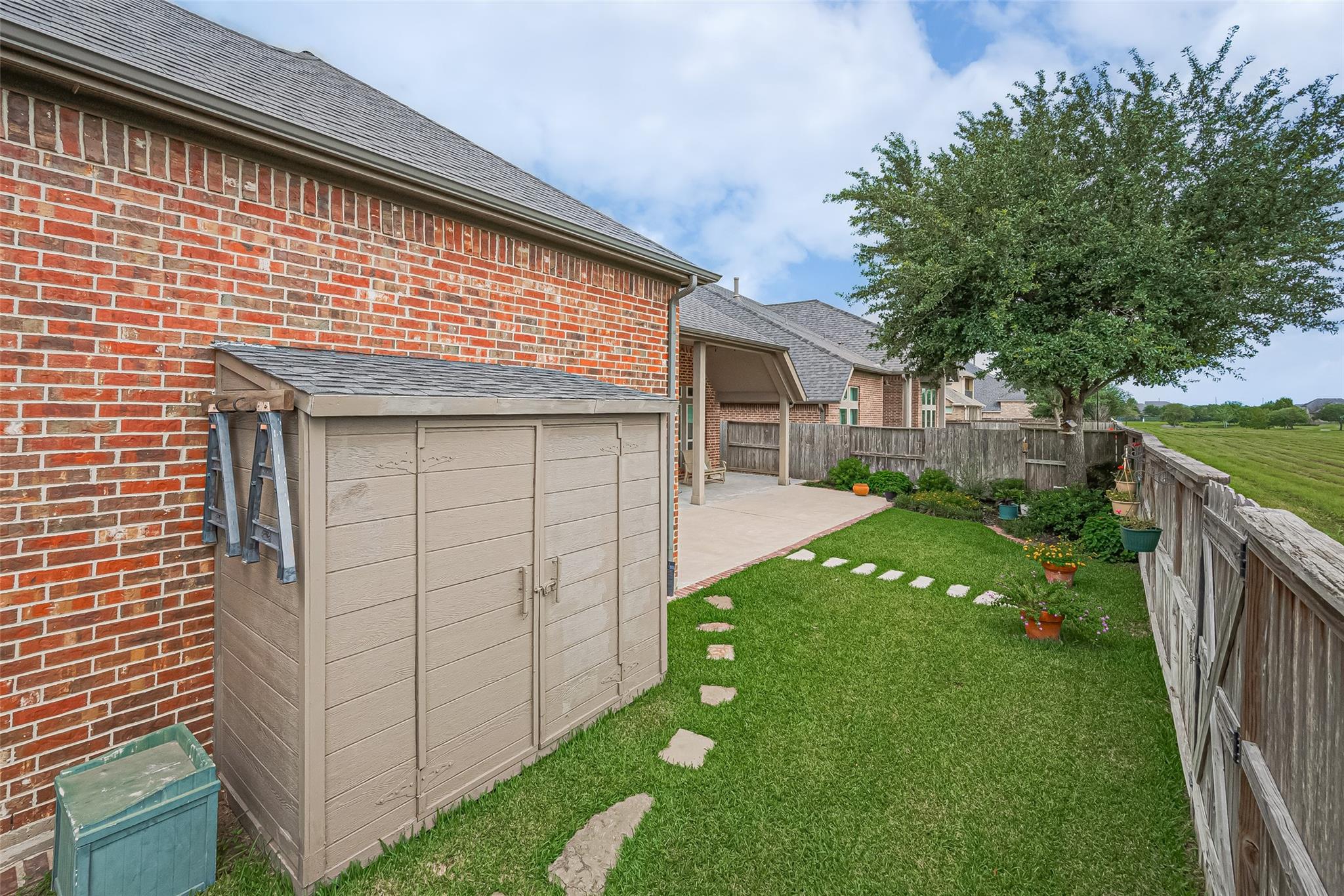 Katy, Texas, 77493, United States, 4 Bedrooms Bedrooms, ,4 BathroomsBathrooms,Residential,For Sale,1982754