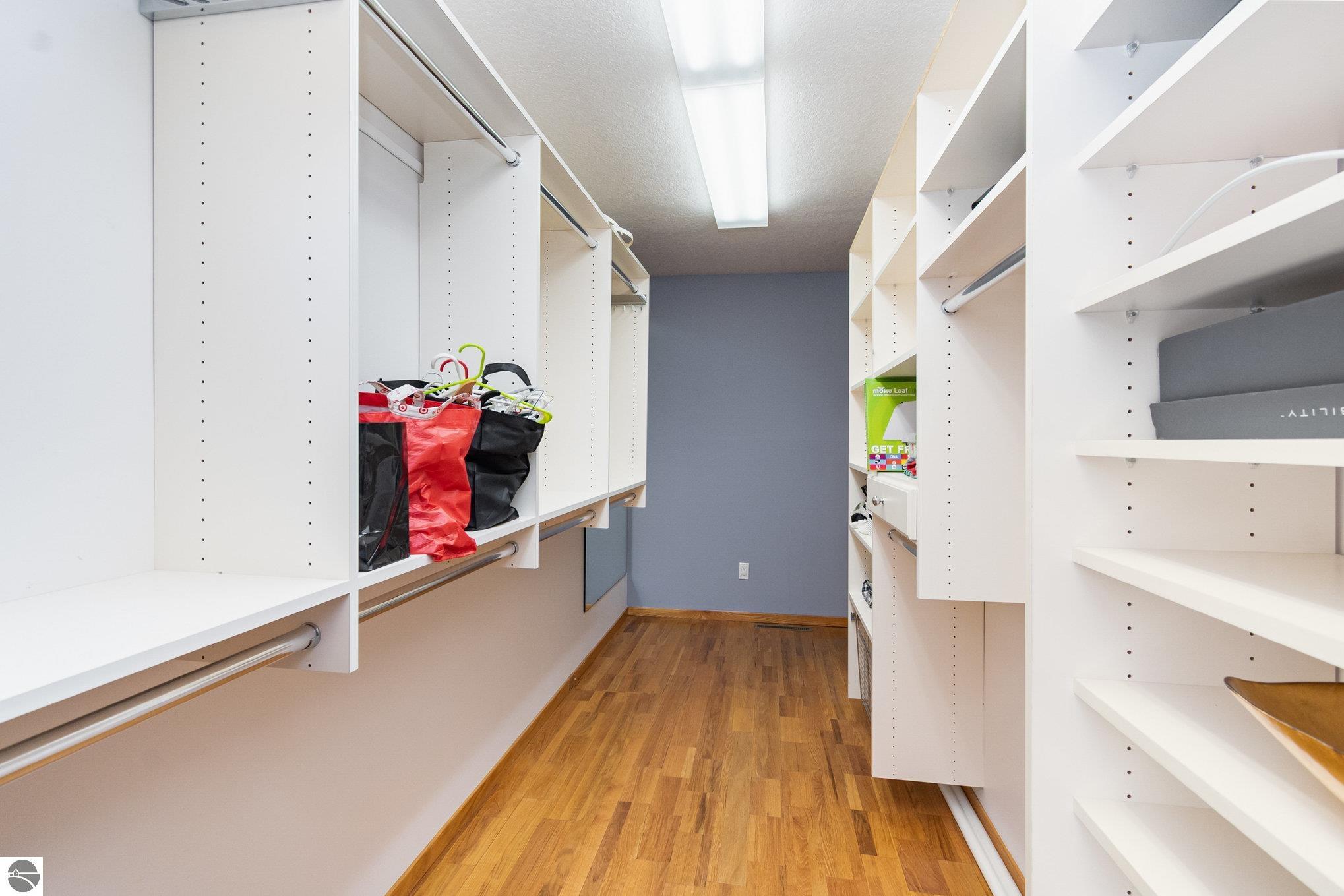 Alma, Michigan, 48801, United States, 5 Bedrooms Bedrooms, ,4 BathroomsBathrooms,Residential,For Sale,2000371