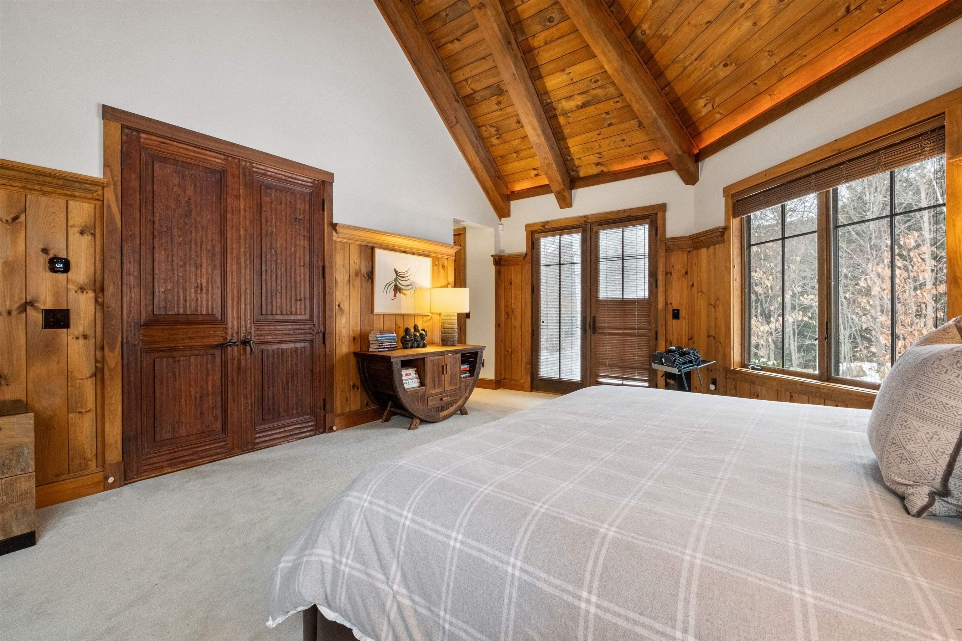 Lincoln, New Hampshire, 03251, United States, 7 Bedrooms Bedrooms, ,4 BathroomsBathrooms,Residential,For Sale,1983511