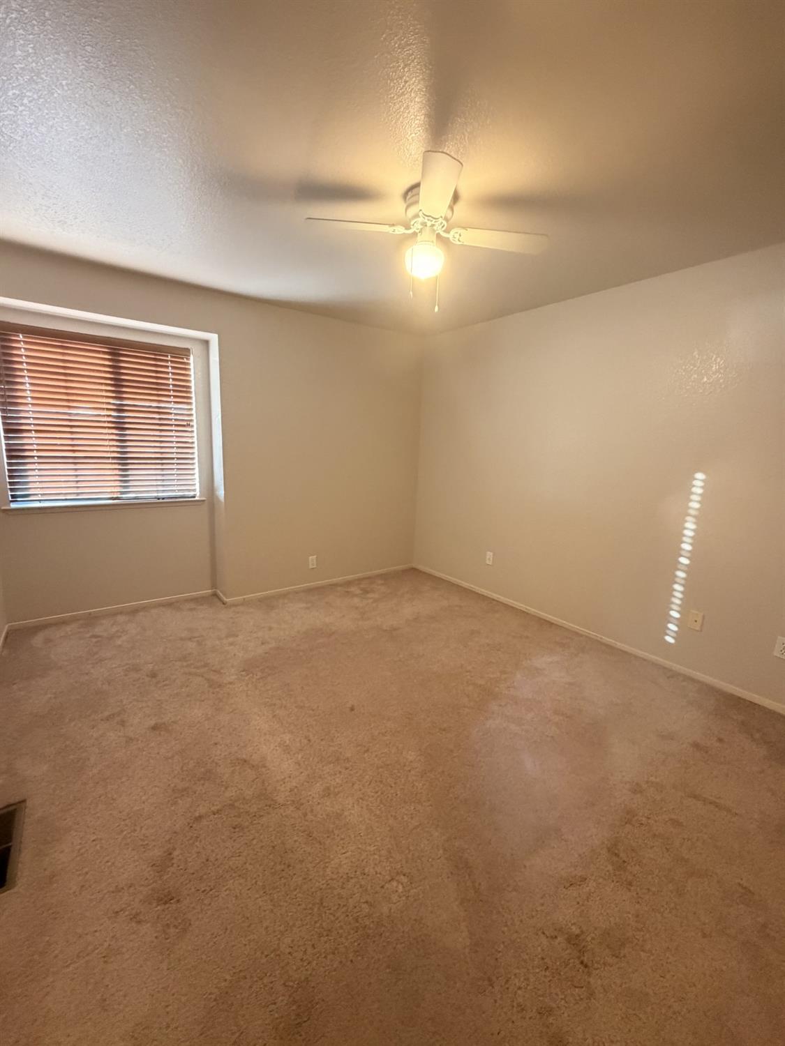 Oakdale, California, 95361, United States, 4 Bedrooms Bedrooms, ,3 BathroomsBathrooms,Residential,For Sale,2009079