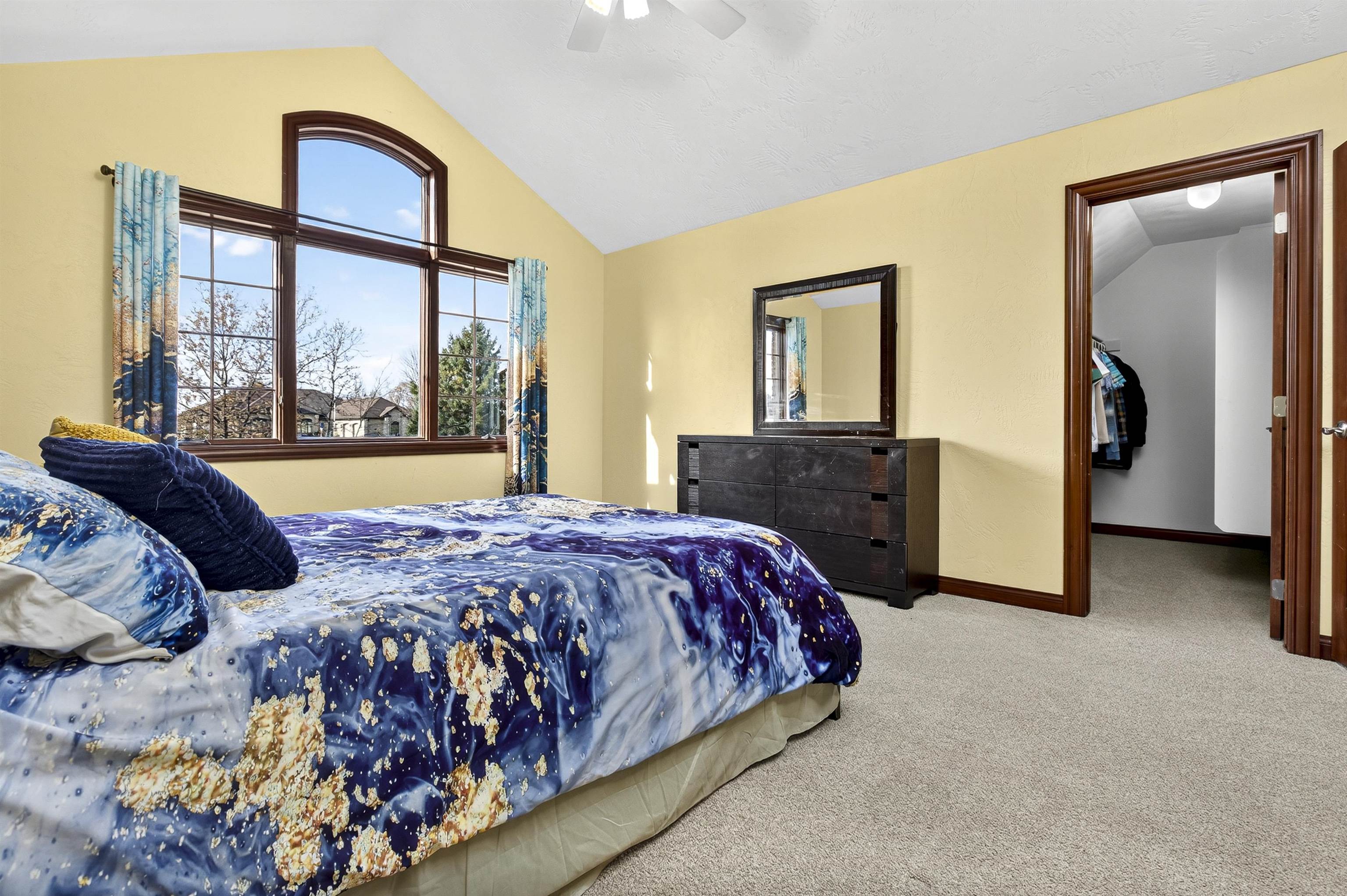 NEENAH, Wisconsin, 54956, United States, 5 Bedrooms Bedrooms, ,6 BathroomsBathrooms,Residential,For Sale,1992991