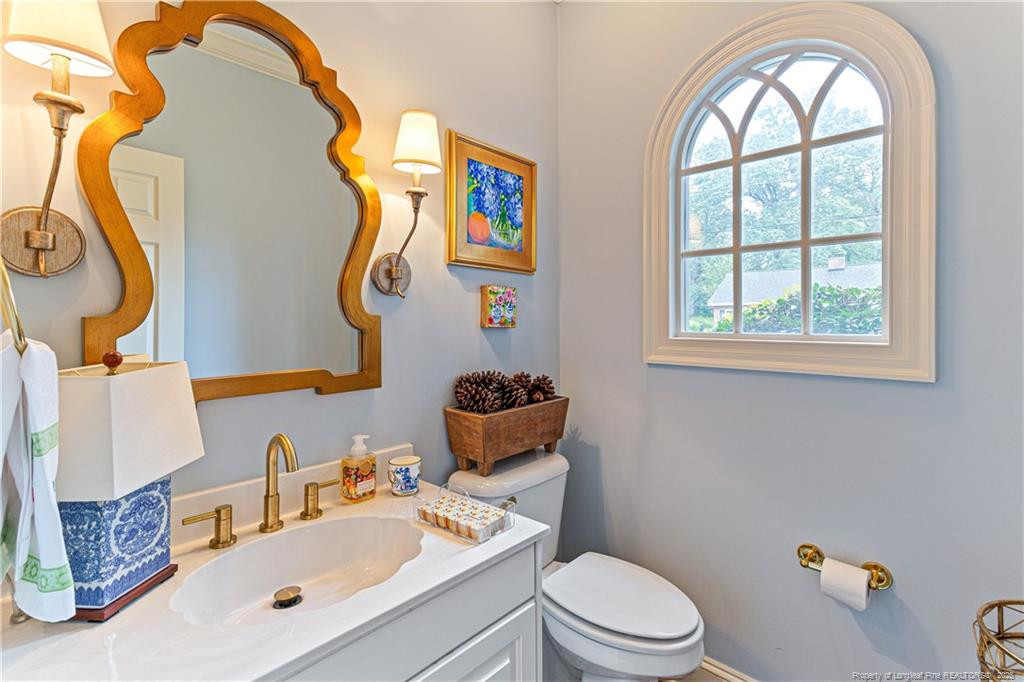 Fayetteville, North Carolina, 28305, United States, 3 Bedrooms Bedrooms, ,6 BathroomsBathrooms,Residential,For Sale,1986476