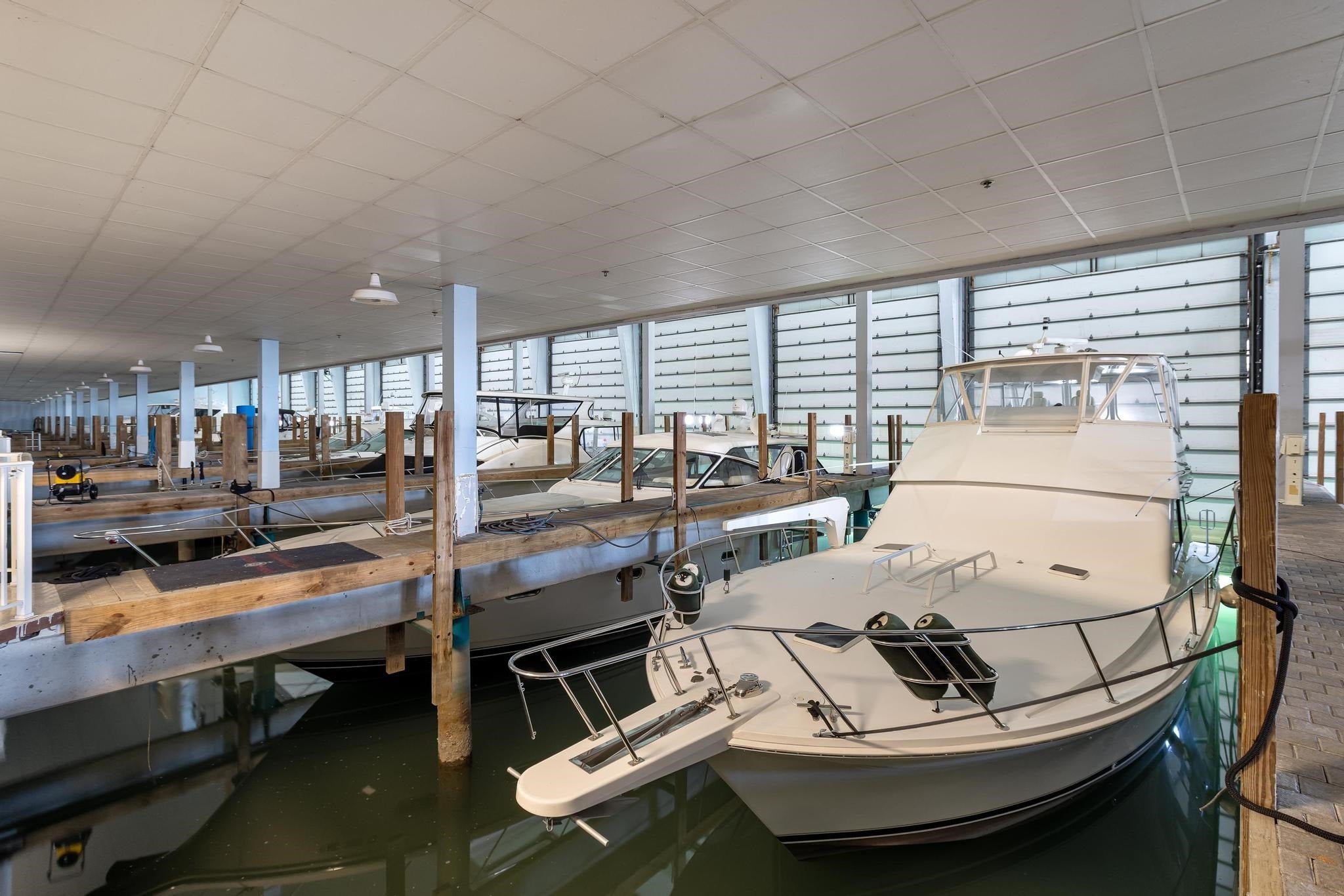 Harrison Twp, Michigan, 48045, United States, 2 Bedrooms Bedrooms, ,3 BathroomsBathrooms,Residential,For Sale,1979598