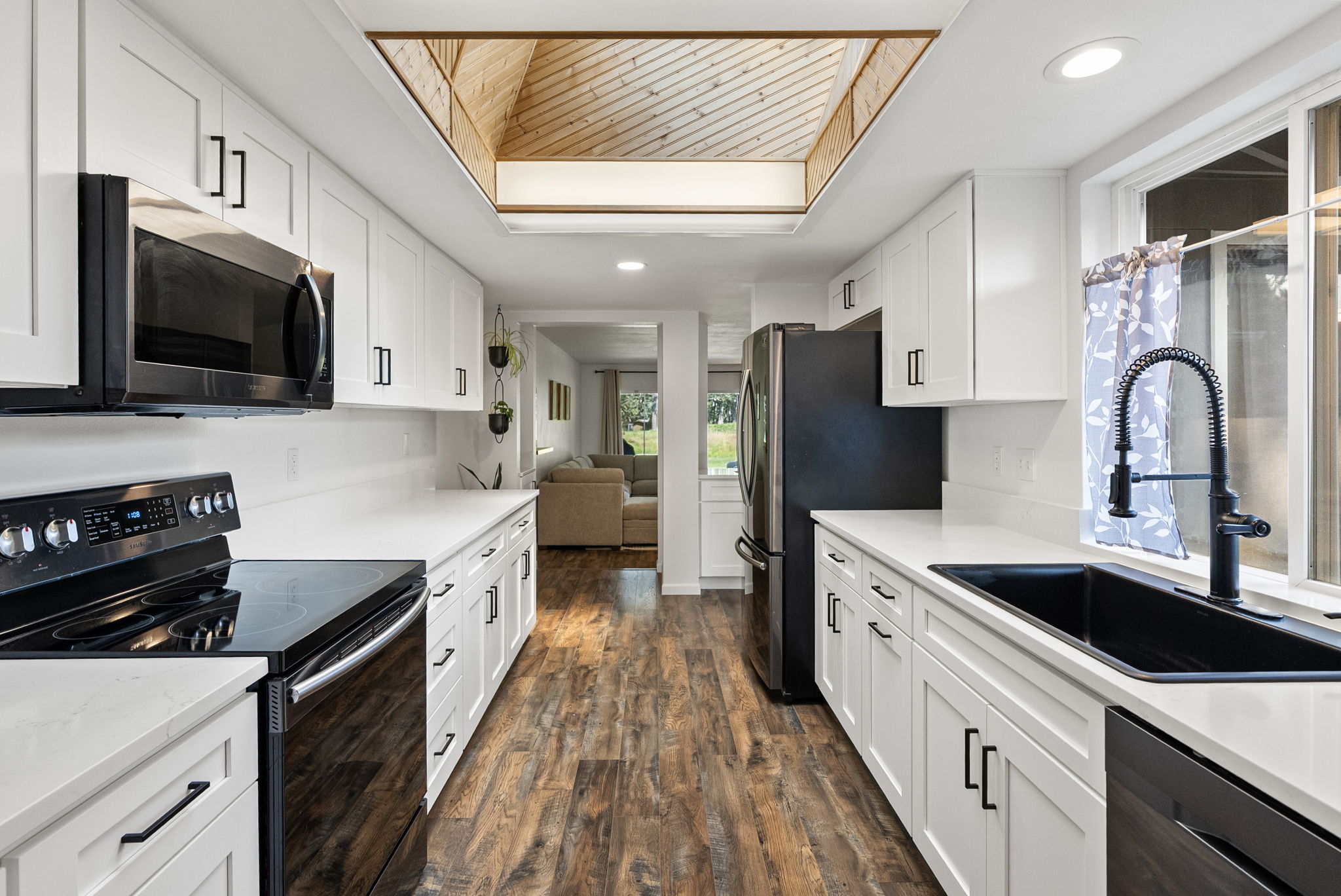  8905 Onyx Dr, Lakewood Wa - 物件實景