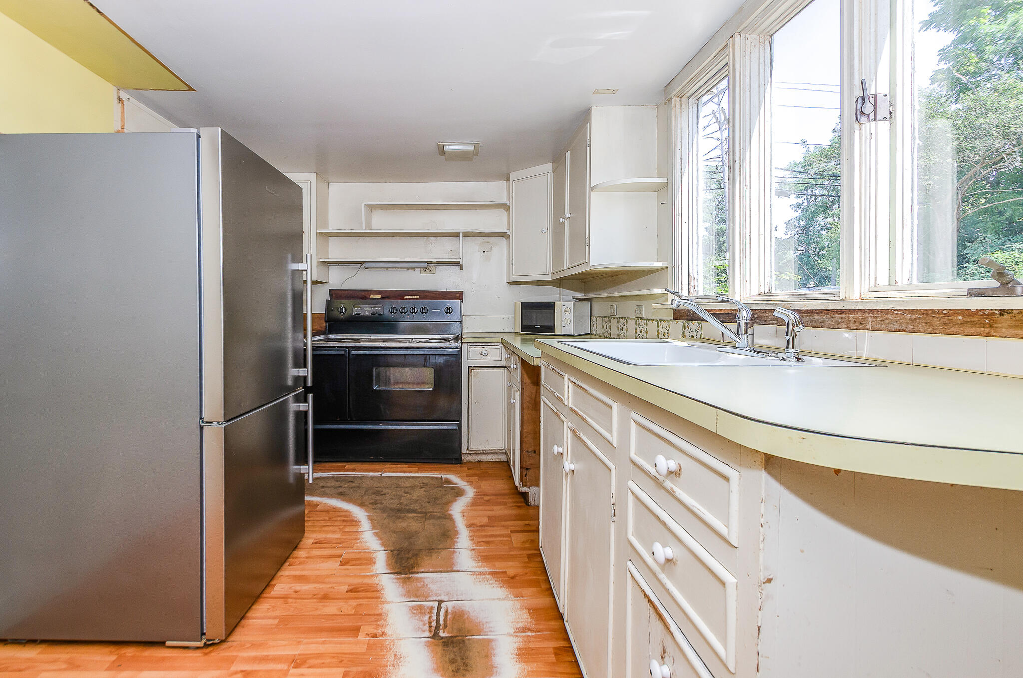 Cotuit, Massachusetts, 02635, United States, 4 Bedrooms Bedrooms, ,3 BathroomsBathrooms,Residential,For Sale,1965620