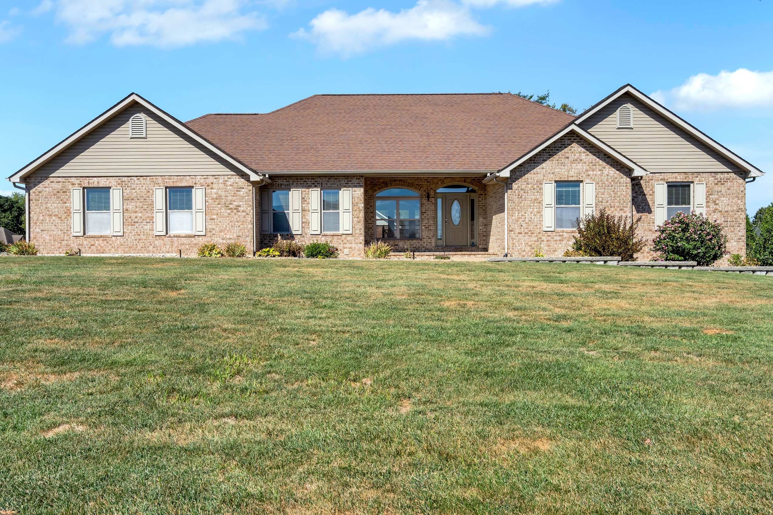 Waterloo, Illinois, 62298, United States, 5 Bedrooms Bedrooms, ,4 BathroomsBathrooms,Residential,For Sale,1978838