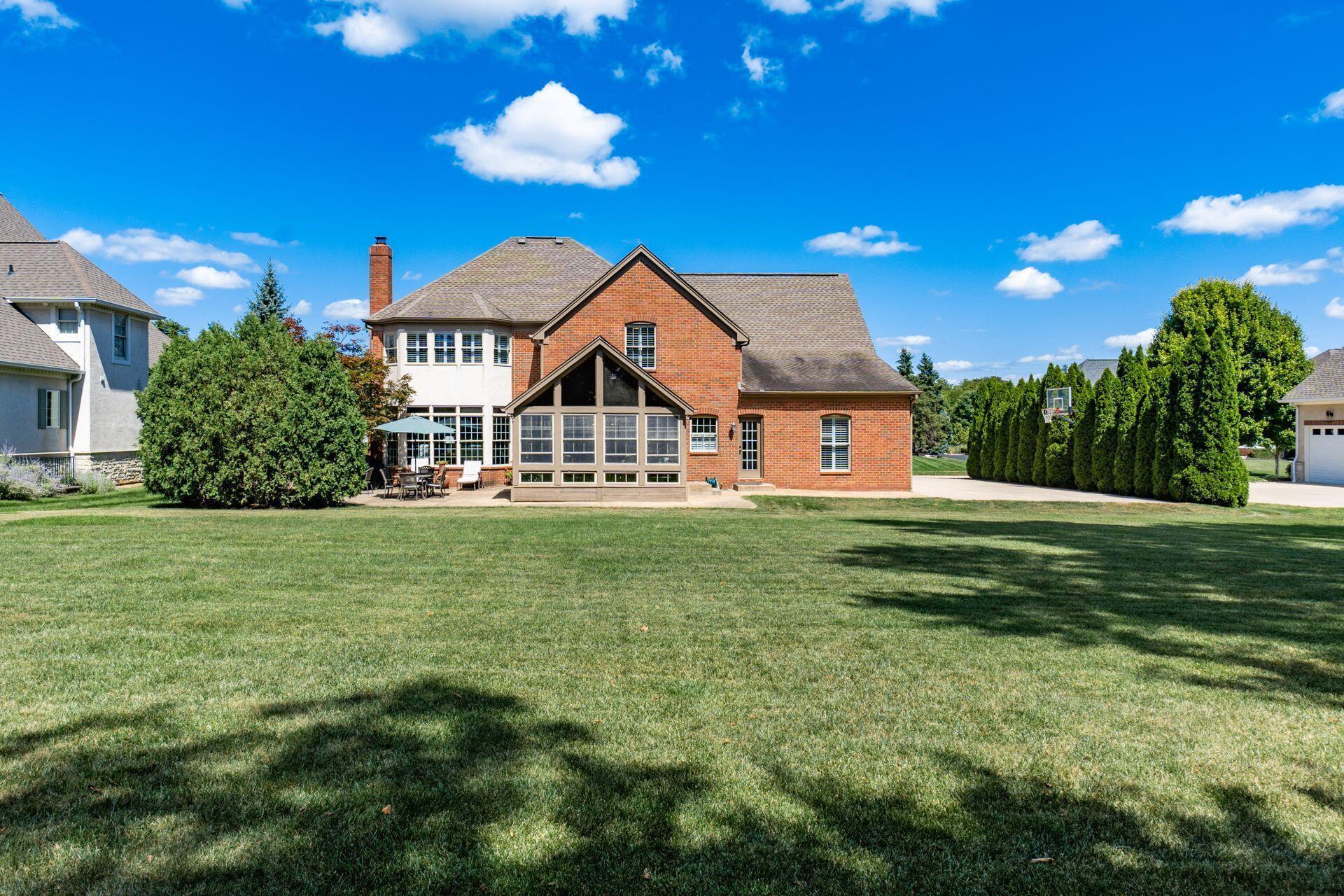 Dublin, Ohio, 43017, United States, 4 Bedrooms Bedrooms, ,5 BathroomsBathrooms,Residential,For Sale,1932782